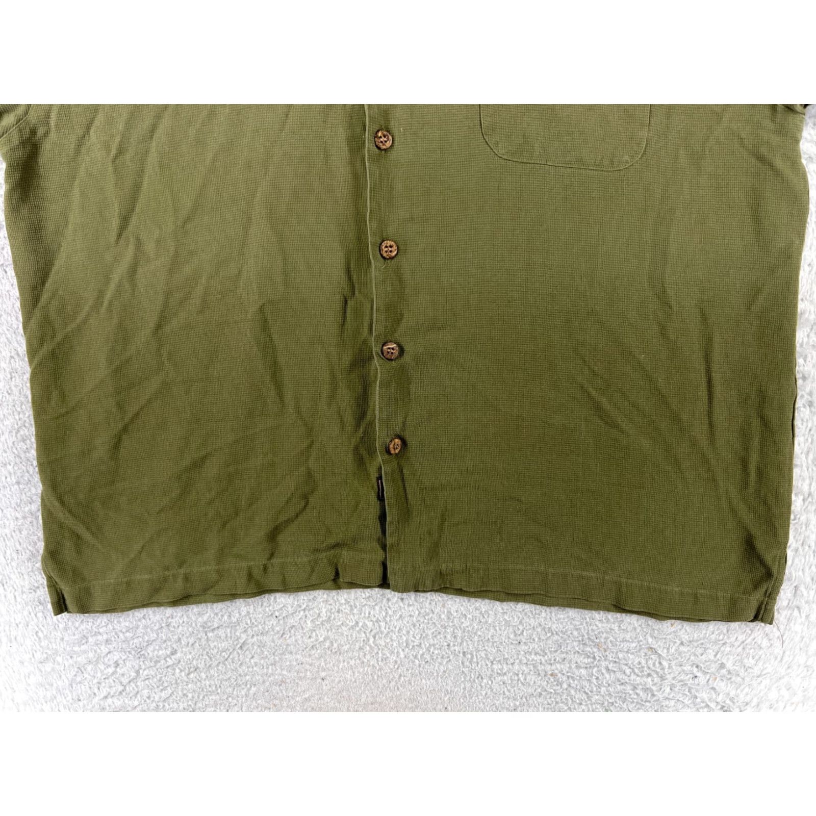 Tommy Bahama Tommy Bahama Shirt Men Extra Large Green Embroidered New Years 2006 Cocktails Size US XL / EU 56 / 4 - 5 Thumbnail