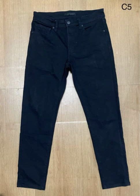 image of W32Uniqlo Superblack Stretch Skinny Fit Denim Jeans, Men's (Size 31)