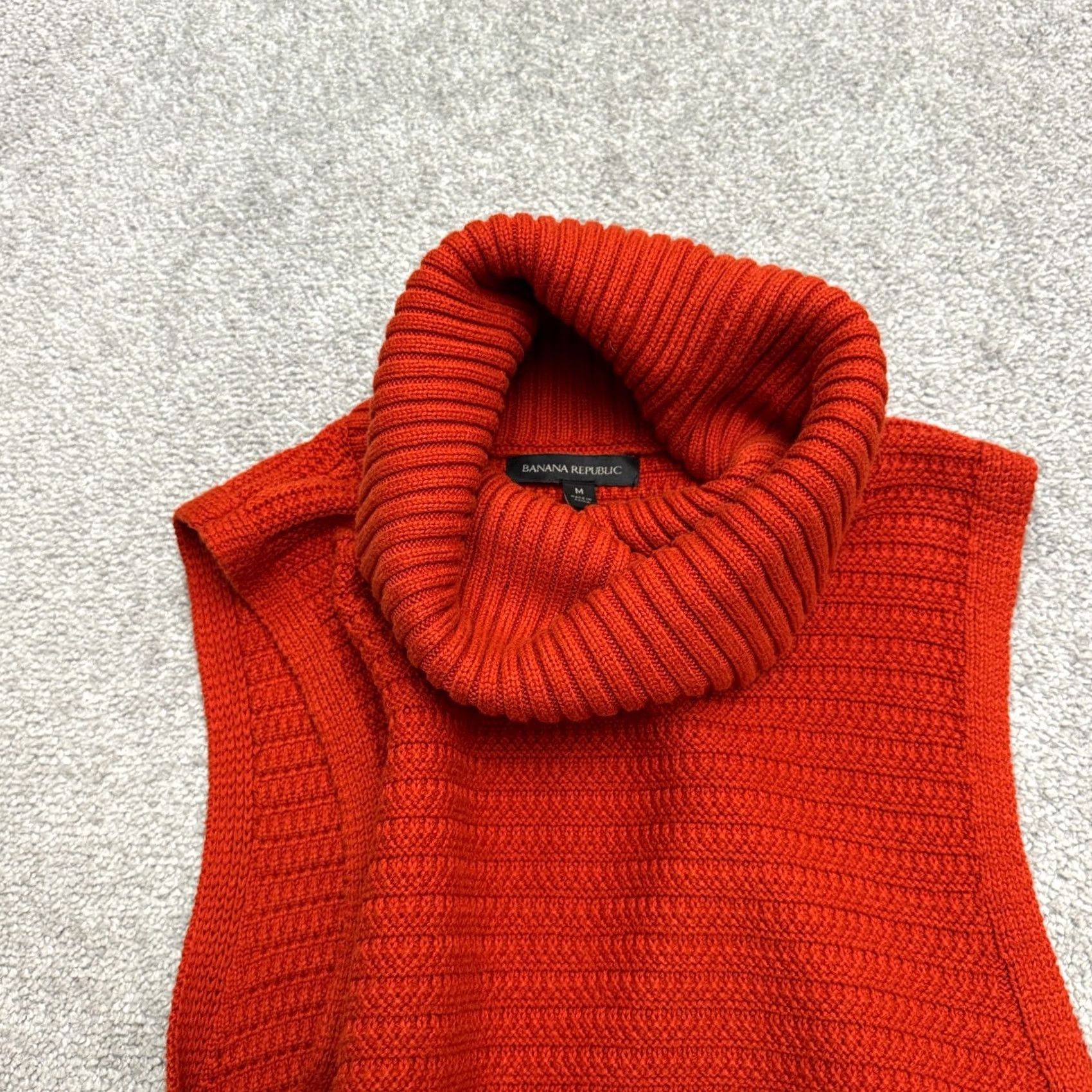 Banana Republic Banana Republic Turtleneck Vest Sweater Top Womens M Red Textured Knit Sleeveless Casual Size M / US 6-8 / IT 42-44 - 5 Thumbnail