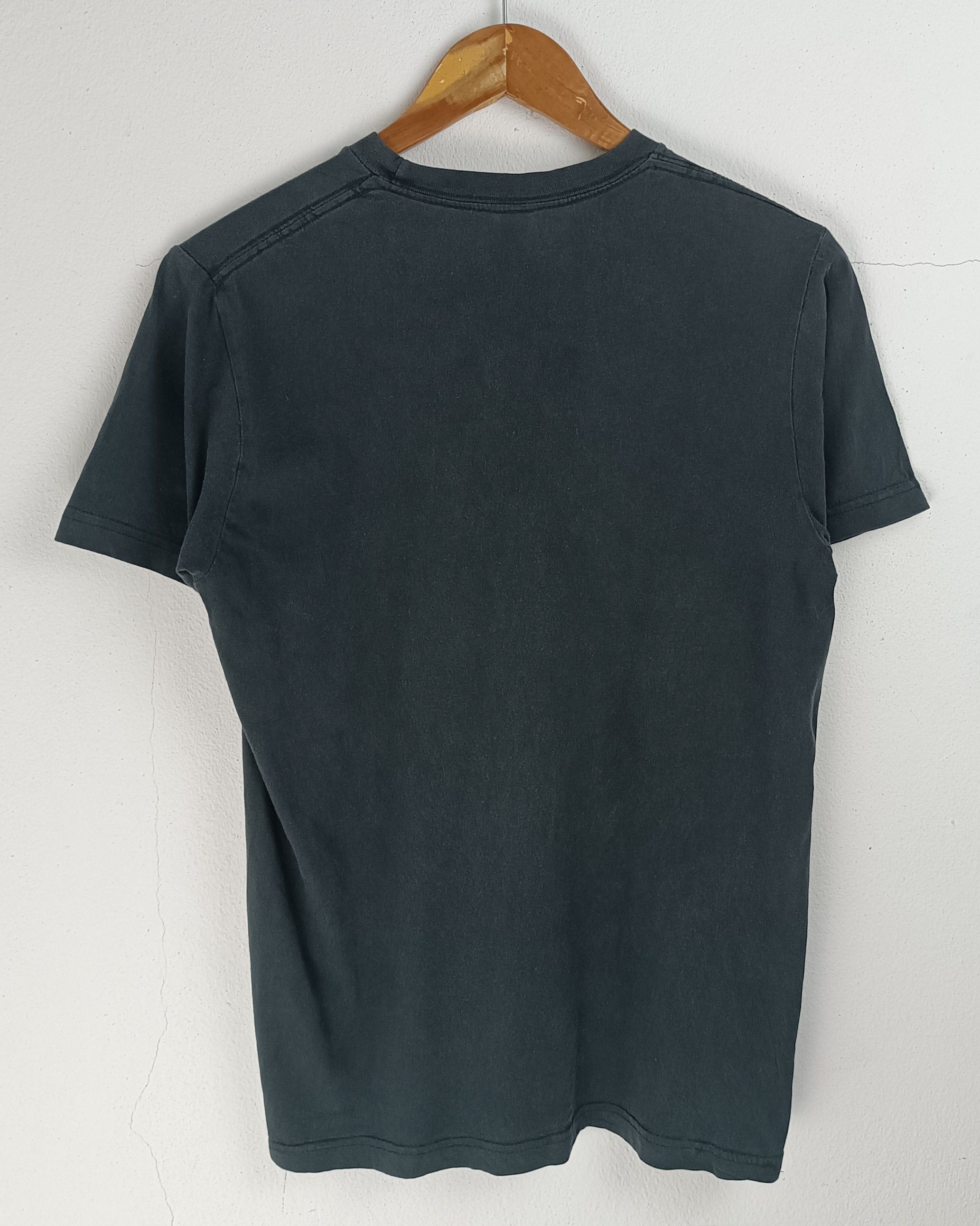 Nirvana VINTAGE 2005 NIRVANA KURT FENDER TEE Y2K(foo fighters grohl) Size US M / EU 48-50 / 2 - 4 Thumbnail