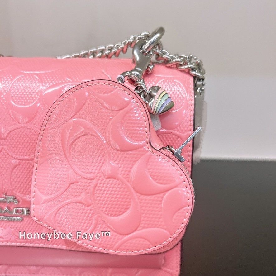 Coach Heart Bag Charm In Signature Leather With Heart Charm CDD04 Size ONE SIZE - 3 Thumbnail