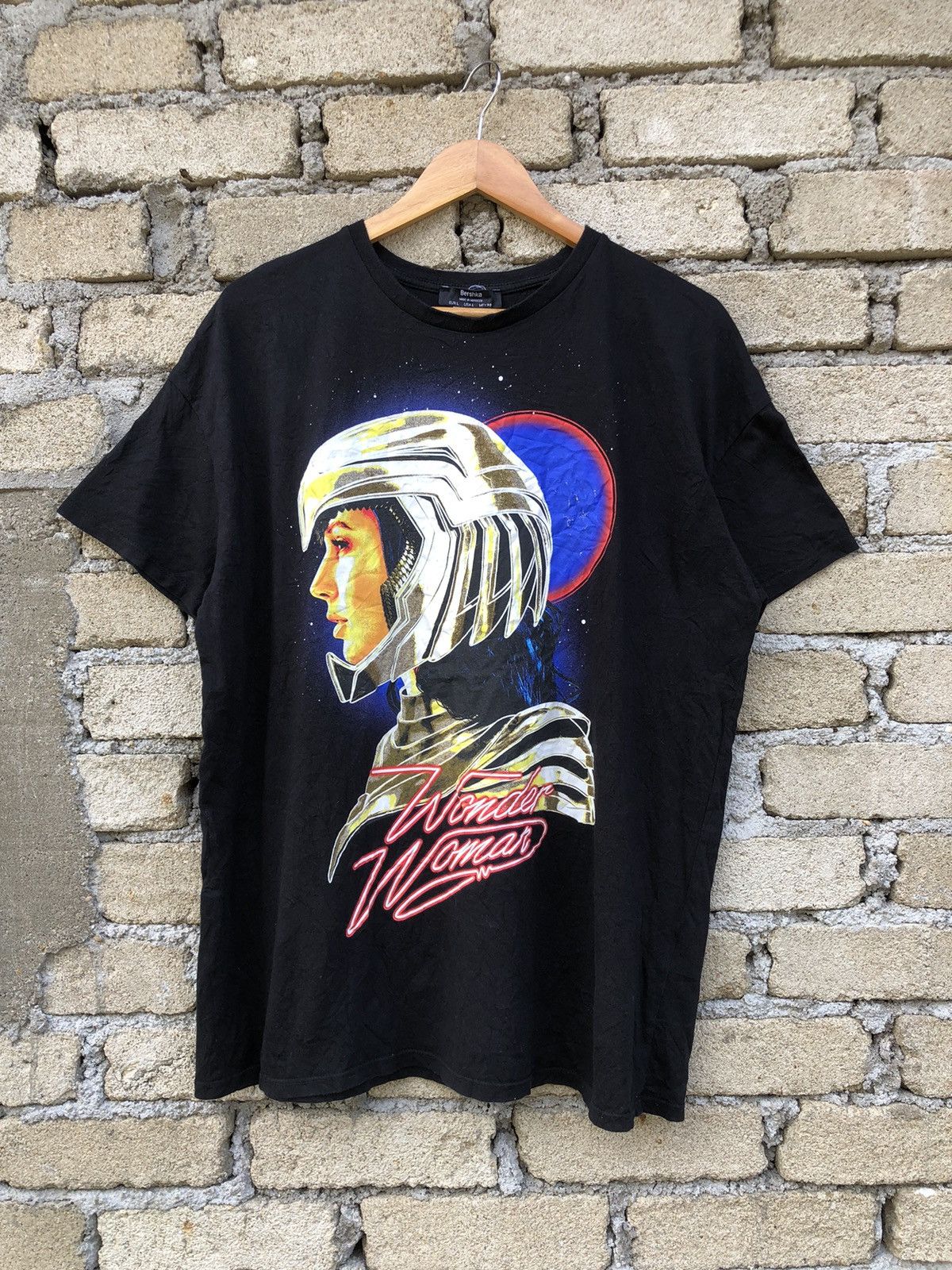 Bershka × Marvel Comics × Vintage Bershka X Wonder Women 1984 Tee Size L / US 10 / IT 46 - 1 Thumbnail