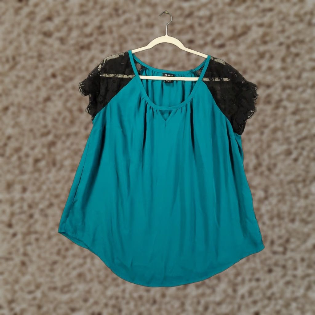 Torrid Torrid Blouse Womens 1X Blue Lace Shoulders Keyhole Neck Short Sleeve Shirt V-Neck Pullover Casual Party/Cocktail Travel Tunic Size XL / US 12-14 / IT 48-50 - 1 Thumbnail