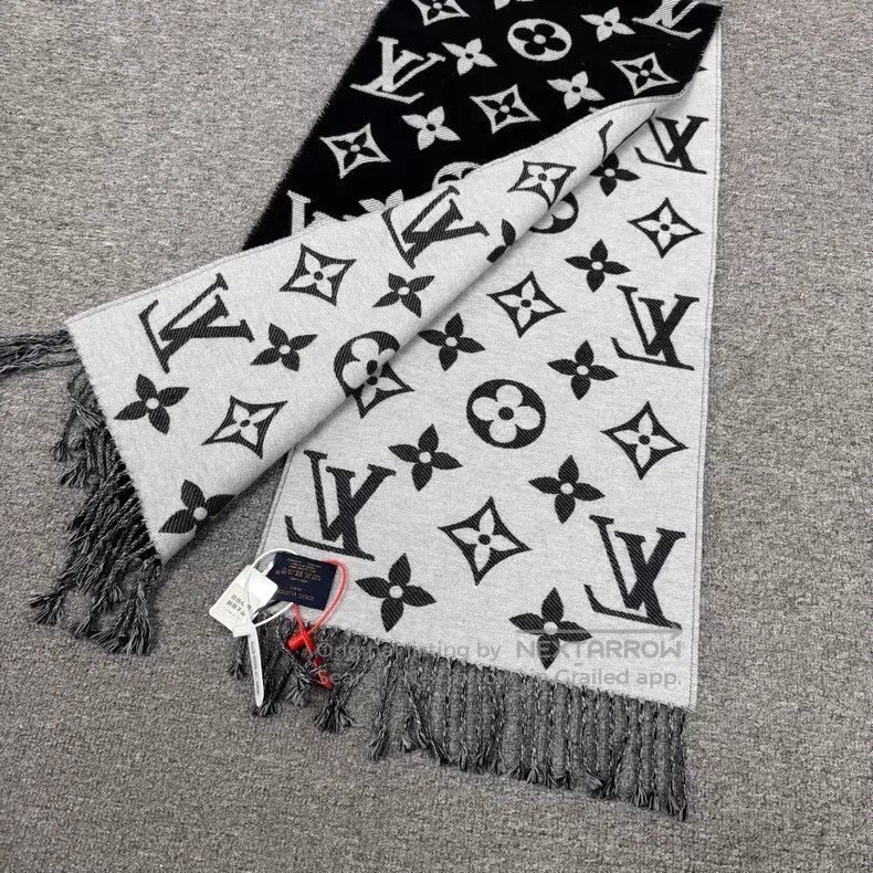 Louis Vuitton Louis Vuitton Old-print black and grey reversible wool sca Size ONE SIZE - 3 Thumbnail