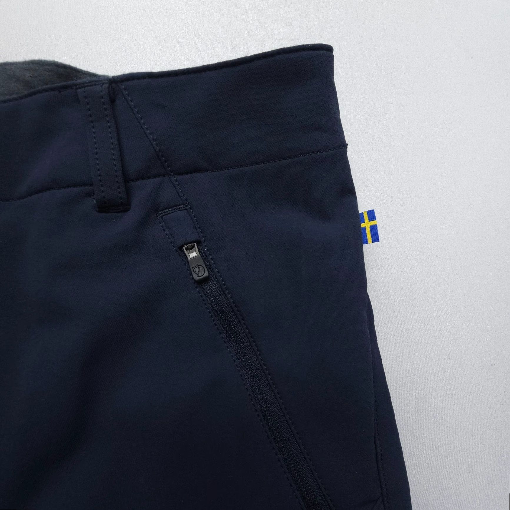 Vintage Fjallraven Abisko Winter Stretch Trousers Womens 12 Blue Trekking Softshell EUC Size 34" / US 12 / IT 48 - 6 Thumbnail