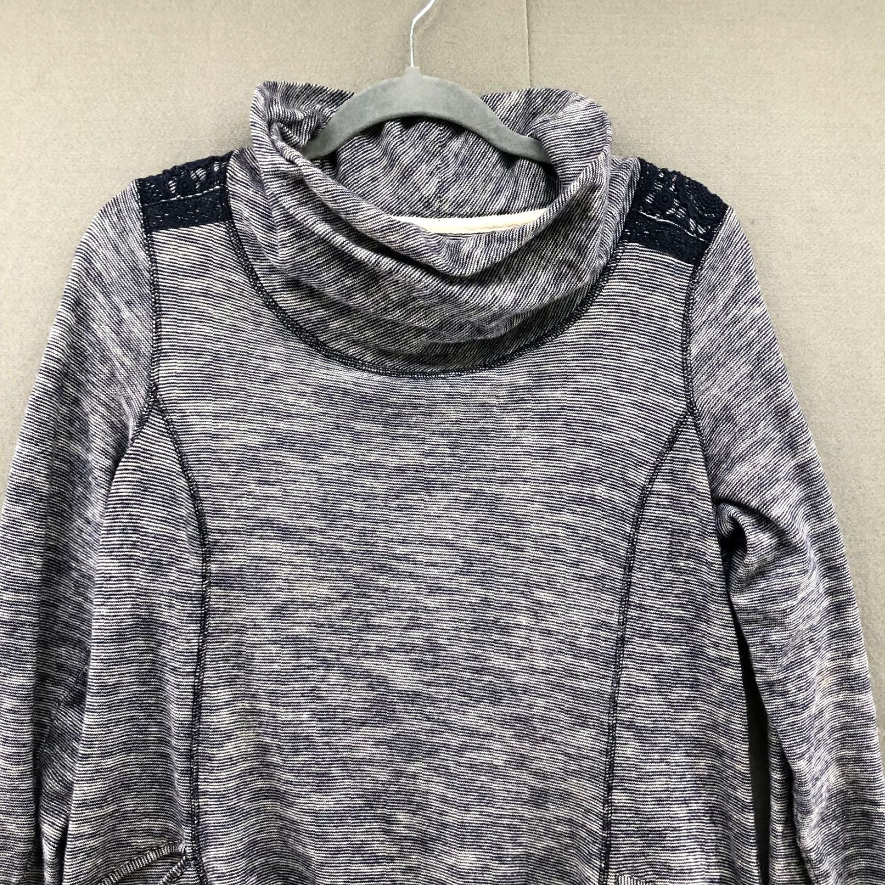 Anthropologie Anthropologie Saturday Sunday Long Sleeve Turtleneck Tunic Dress Womens M Gray Crochet Casual Size M / US 6-8 / IT 42-44 - 3 Thumbnail