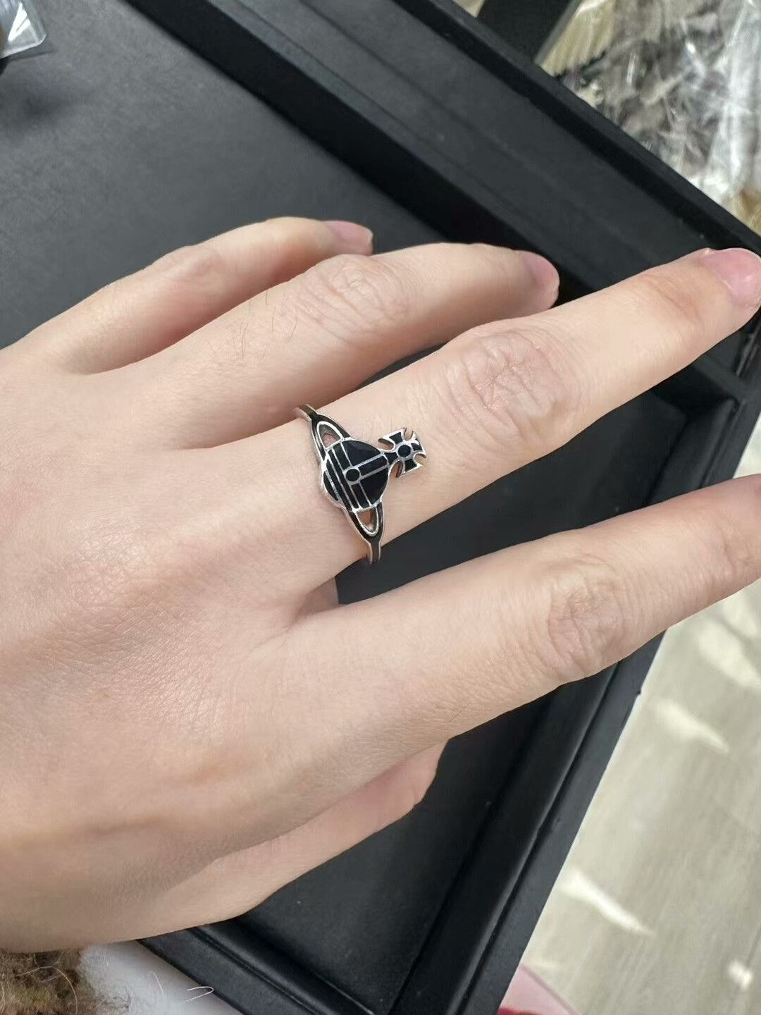 Vivienne Westwood vivienne westwood saturn ring in black silver Size ONE SIZE - 1 Thumbnail