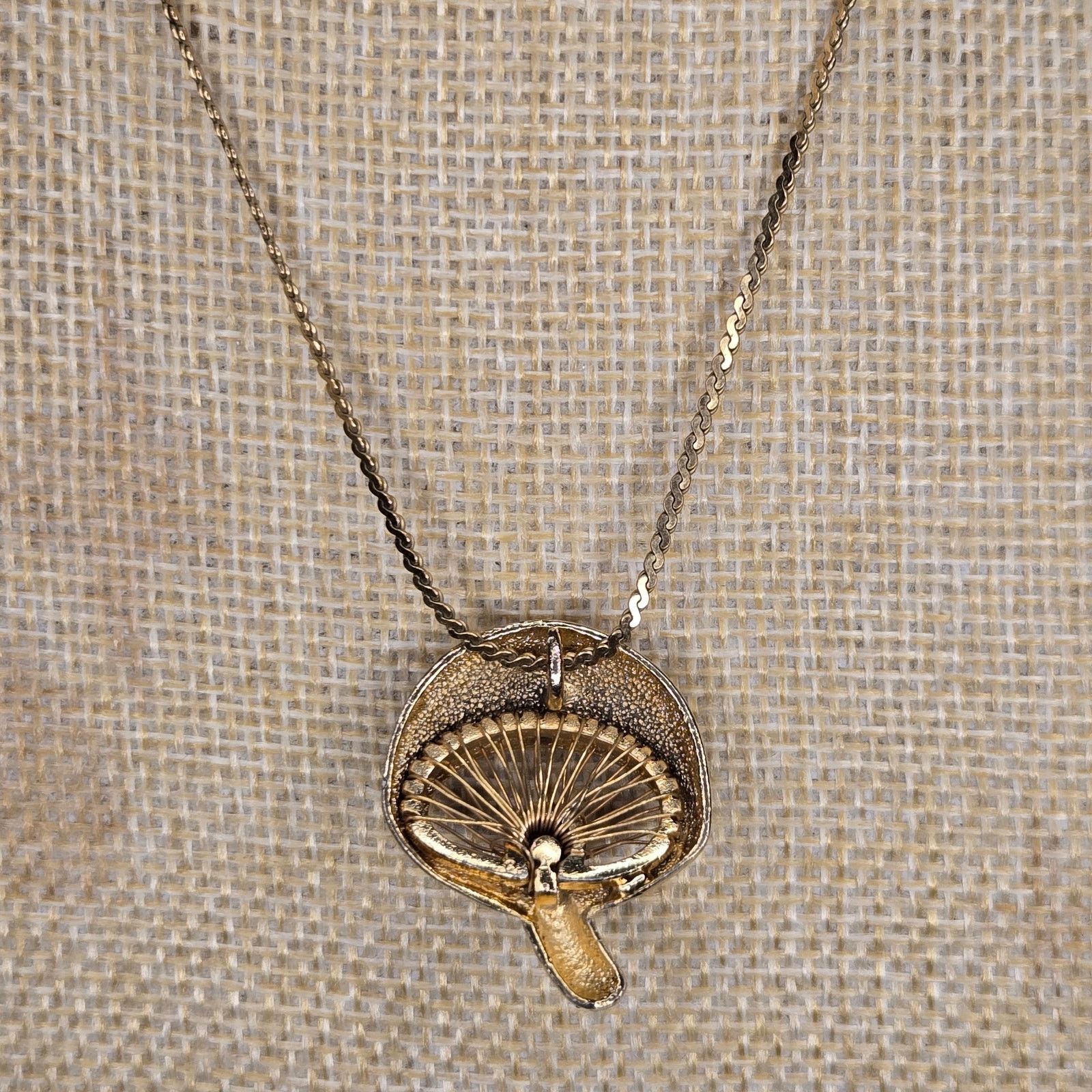 Vintage Vintage Gold Tone Shroom Pendant Necklace Gold Filled Chain Size ONE SIZE - 6 Thumbnail