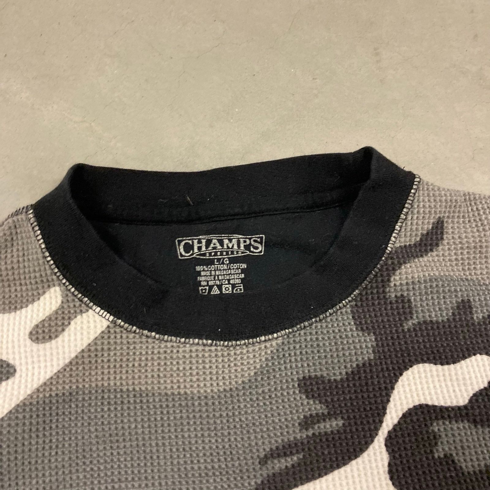 Vintage Y2K camo thermal T-Shirt Size US L / EU 52-54 / 3 - 4 Thumbnail