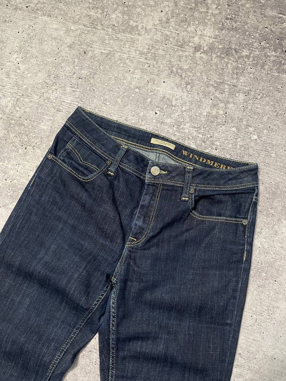 Burberry Vintage Burberry Brit Flared Denim Jeans Women Y2K Size 30" / US 8 / IT 44 - 6 Thumbnail