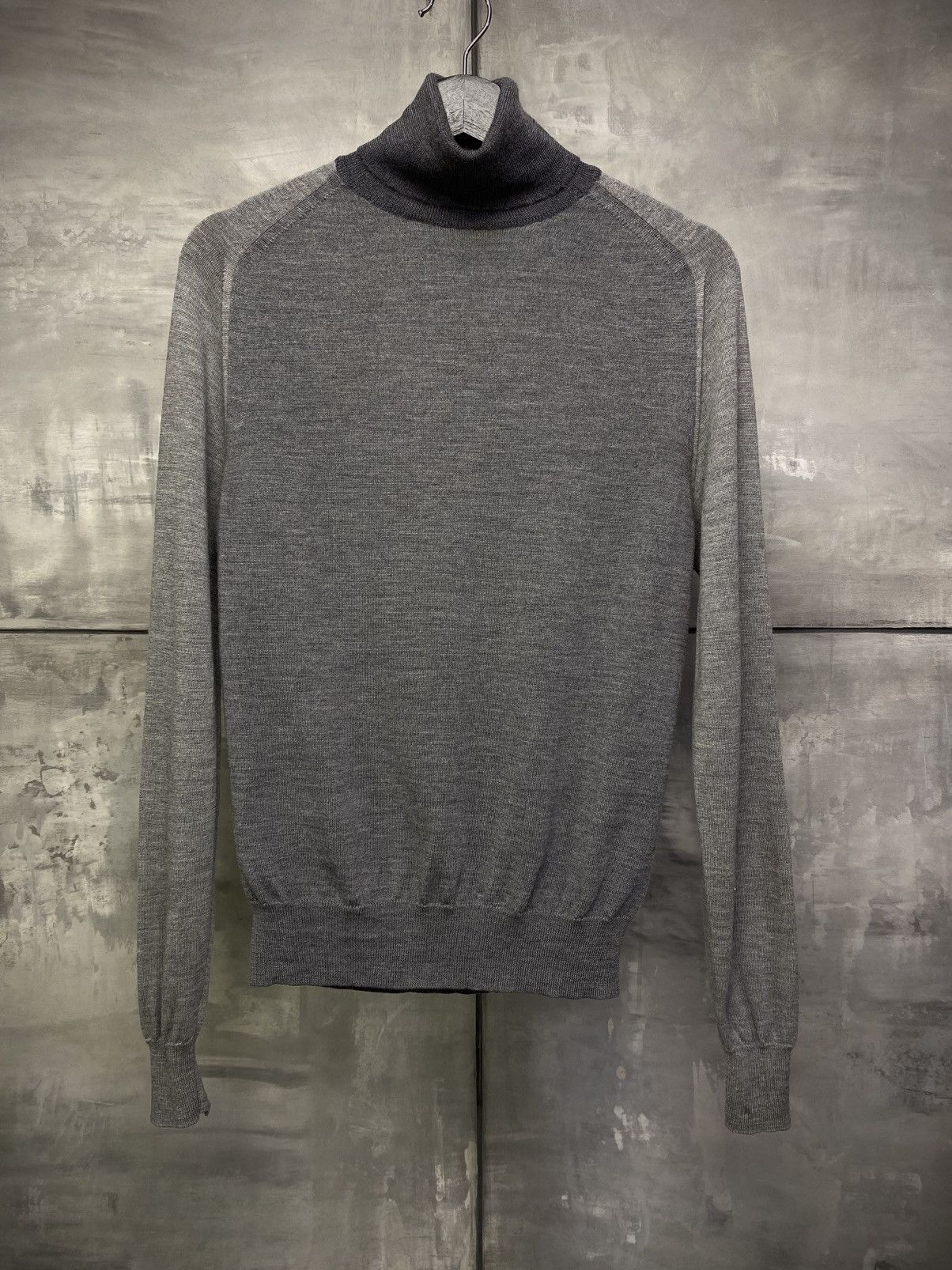 Three colors turtleneck