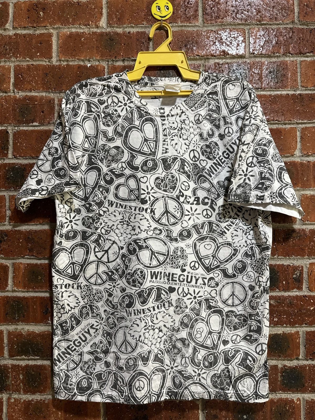 Vintage Vintage Winestock Peace Over Print Tee Size US L / EU 52-54 / 3 - 1 Thumbnail