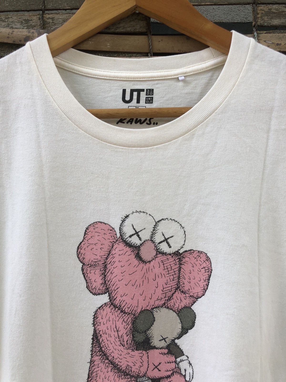 Japanese Brand UT Uniqlo X Kaws X Japanese Brands Tshirt Size US M / EU 48-50 / 2 - 3 Thumbnail
