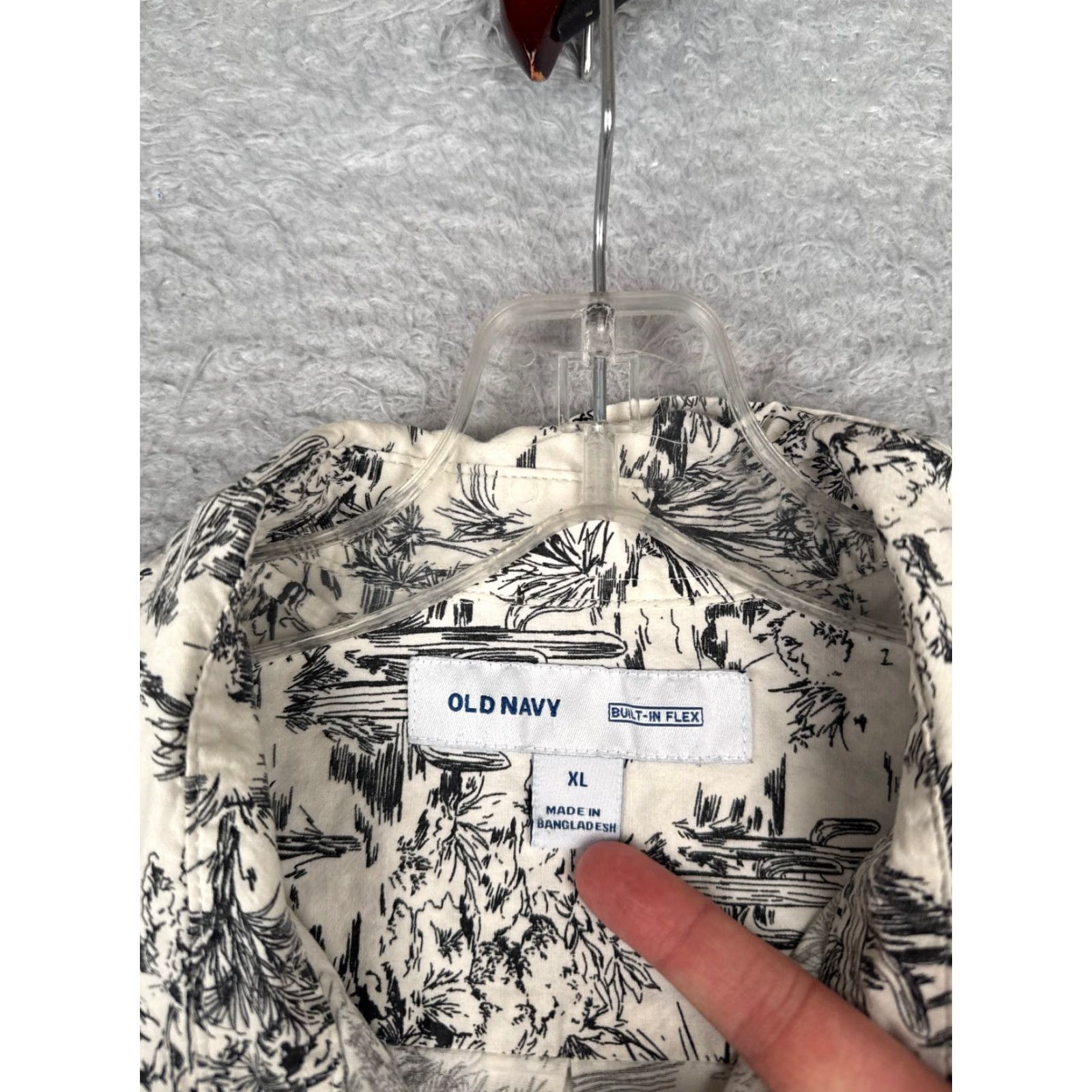 Old Navy Old Navy Shirt Men's XL White Palm Desert Button Cotton Blend Hawaiian Size US XL / EU 56 / 4 - 7 Thumbnail