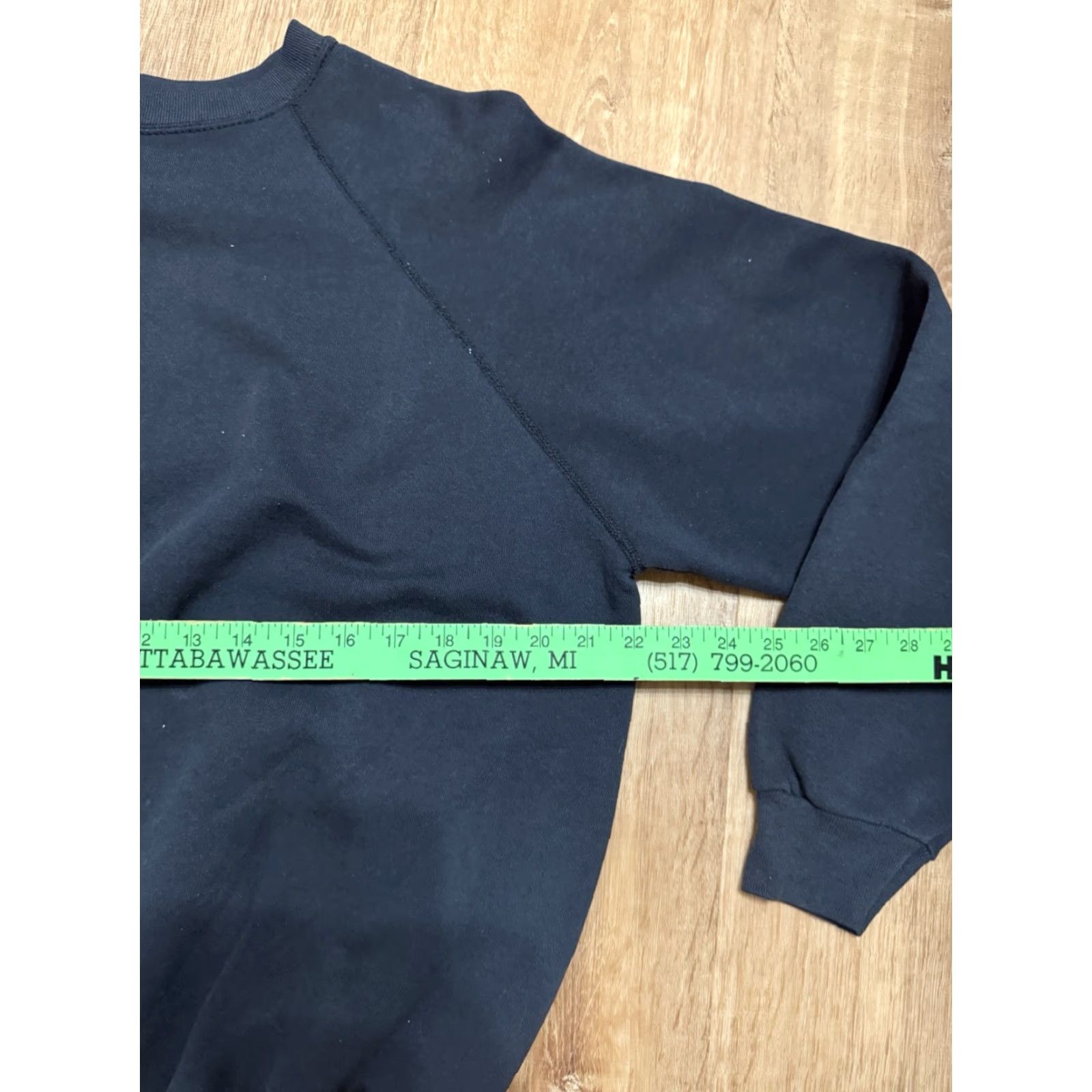 Tultex VINTAGE Tultex 90s Black Crewneck Sweatshirt Boxy Large Men L Sun Faded Distressed Pullover Sweatshirt Size US L / EU 52-54 / 3 - 6 Thumbnail