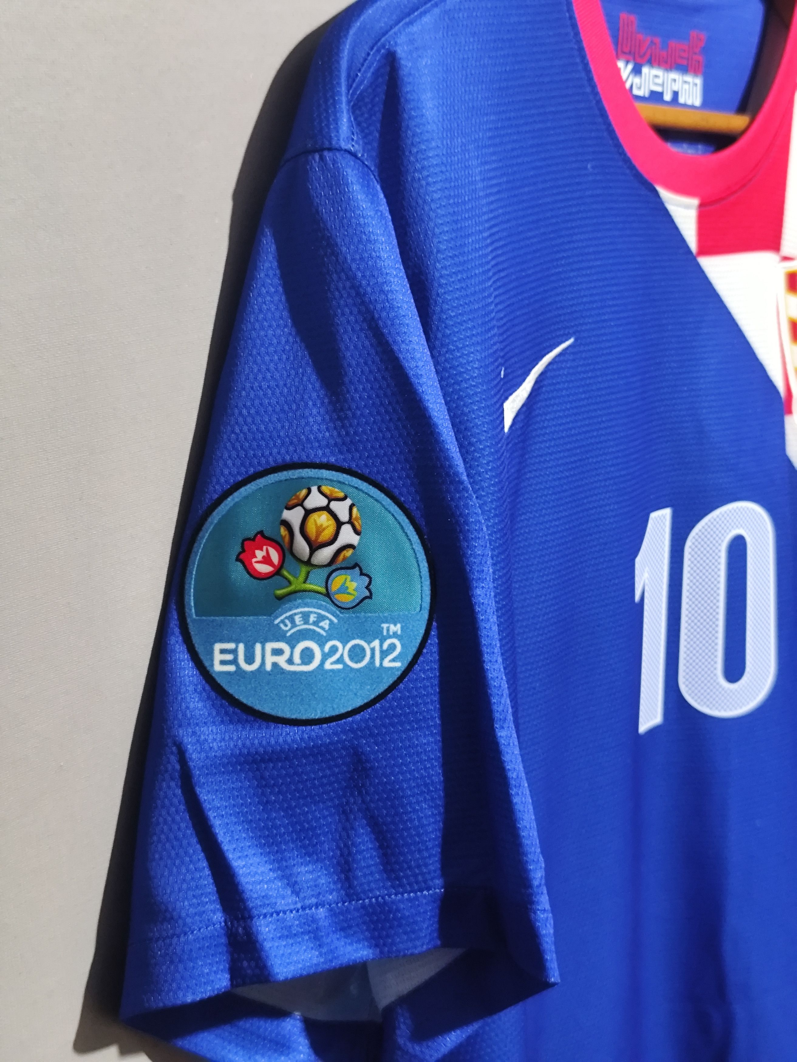 Nike Nike x Croatia 2012 Modric #10 Away Jersey Size US S / EU 44-46 / 1 - 16 Thumbnail