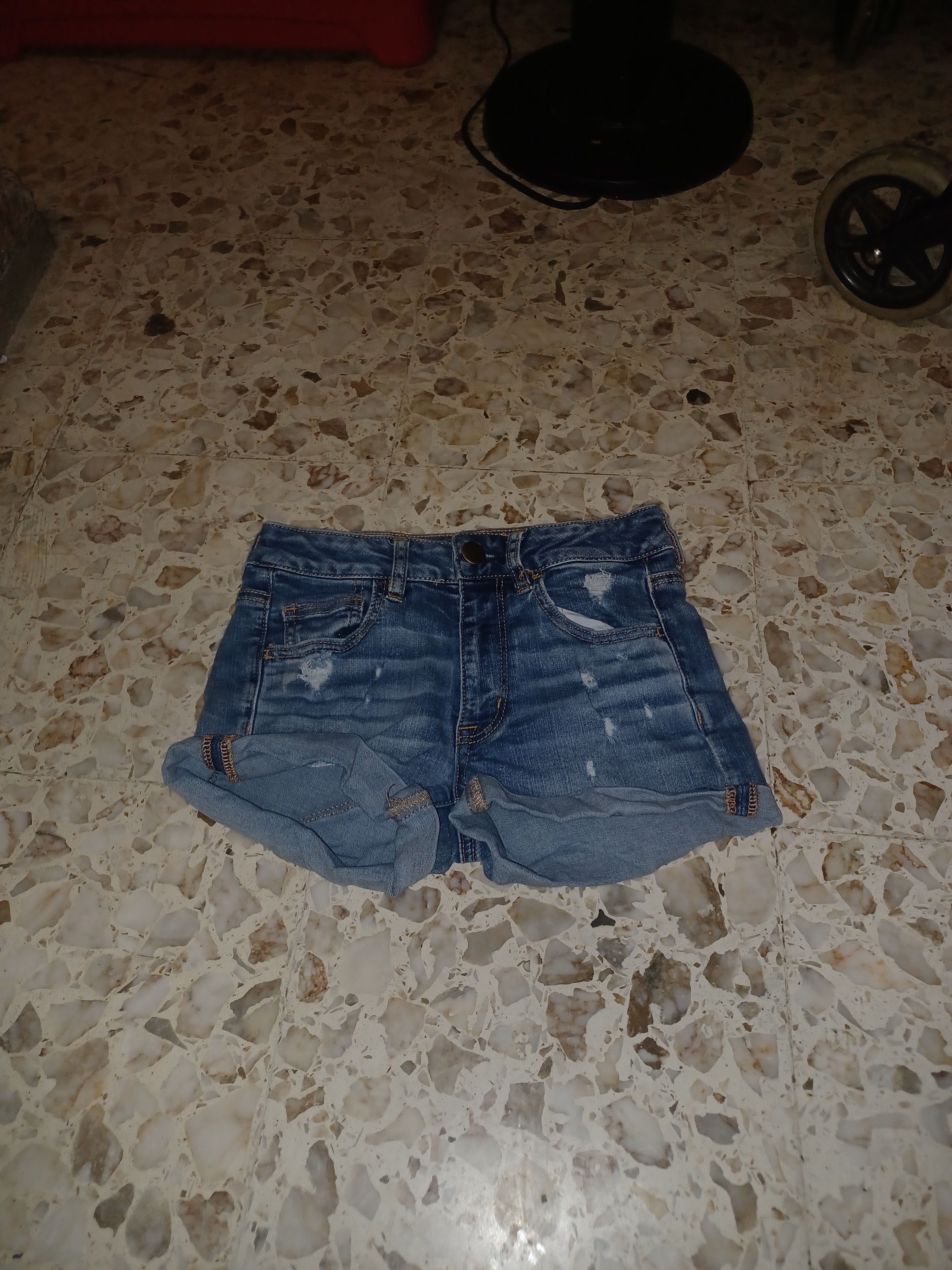 American Eagle Outfitters American Eagle Outfitters Blue Jean Shorts SZ 2 Size 26" / US 2 / IT 38 - 1 Thumbnail