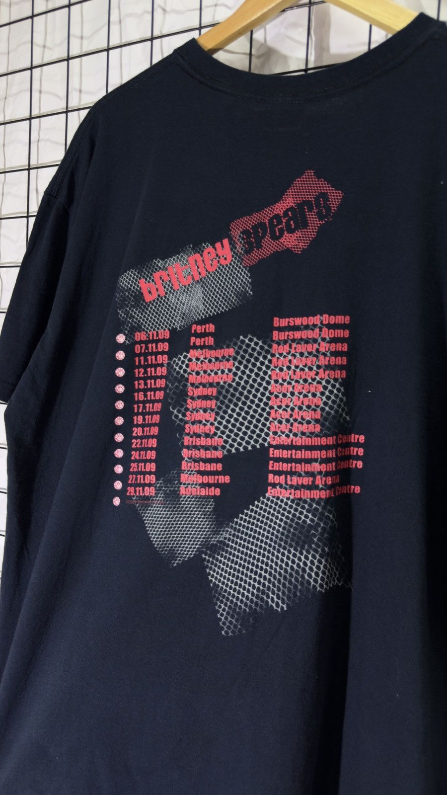 Band Tees Vintage 2009 britney spears tour tee shirt Size US XL / EU 56 / 4 - 10 Thumbnail