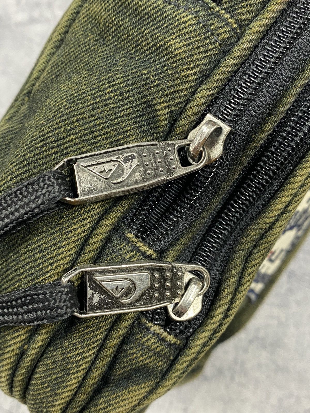 Japanese Brand × Quiksilver × Vintage Quiksilver Vintage Japanese Surfing y2k Shoulder / Hand Bag Size ONE SIZE - 6 Thumbnail