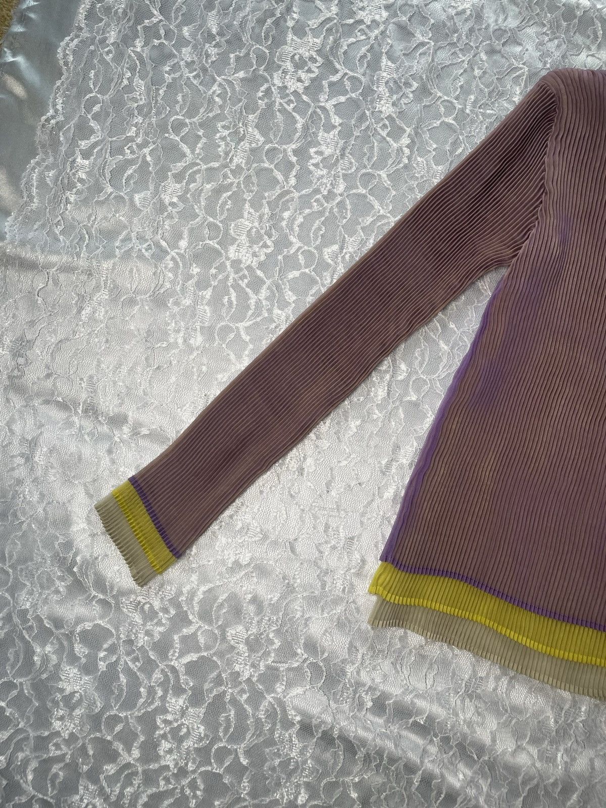 Issey Miyake × Pleats Please Issey Miyake Issey Miyake Pleated Tri Color Blouse Size M / US 6-8 / IT 42-44 - 10 Thumbnail