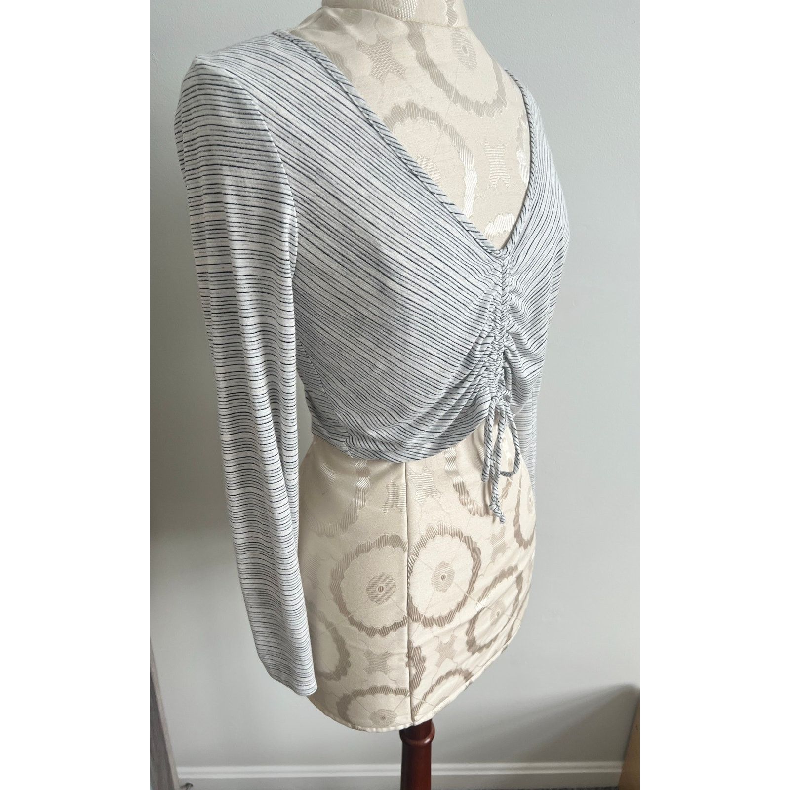 North End North End Long Sleeve Striped V-Neck Crop Top Medium Size M / US 6-8 / IT 42-44 - 2 Thumbnail