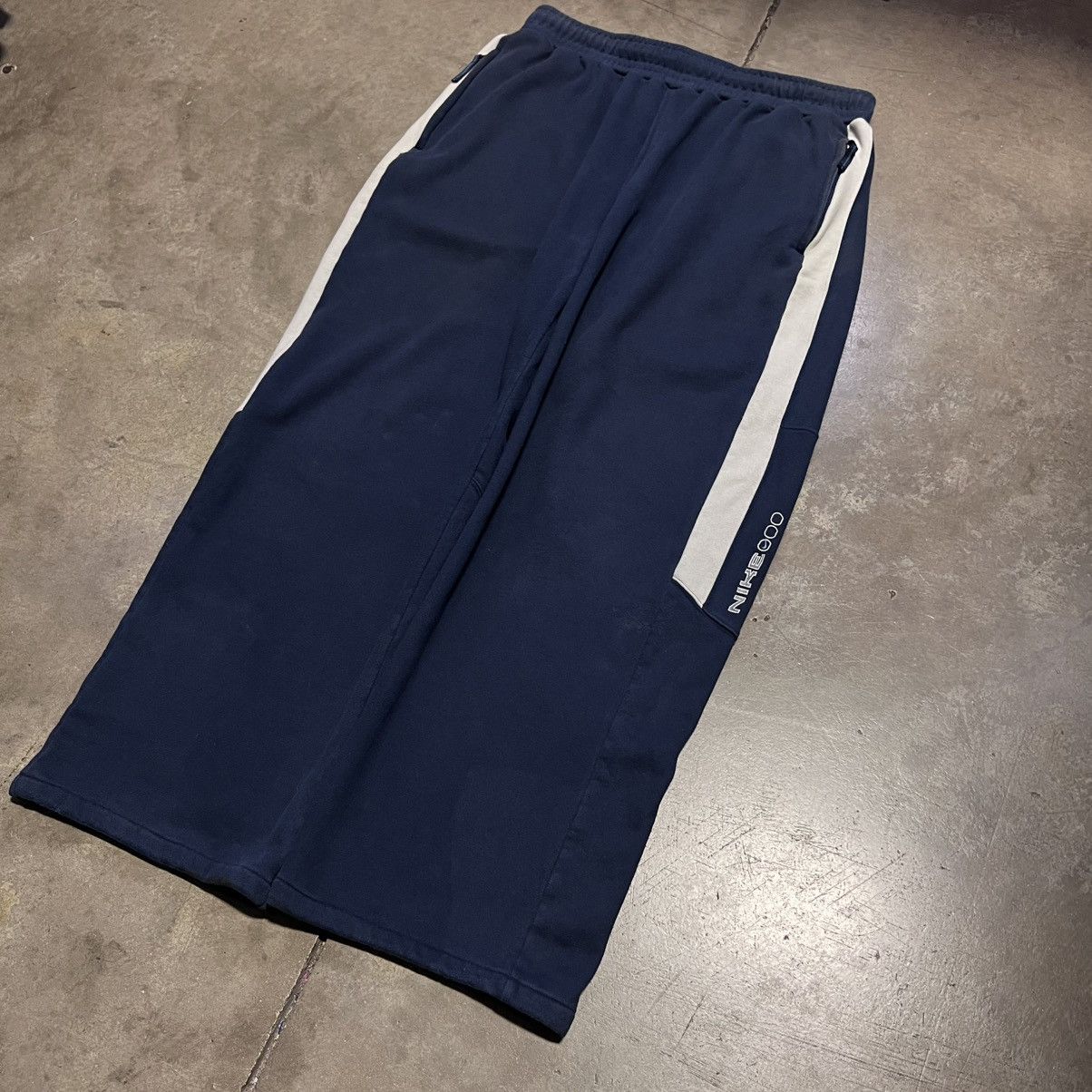 Nike Vintage Nike Cotton Sweatpants Wide Leg Baggy Swoosh Logo Size US 35 - 2 Thumbnail