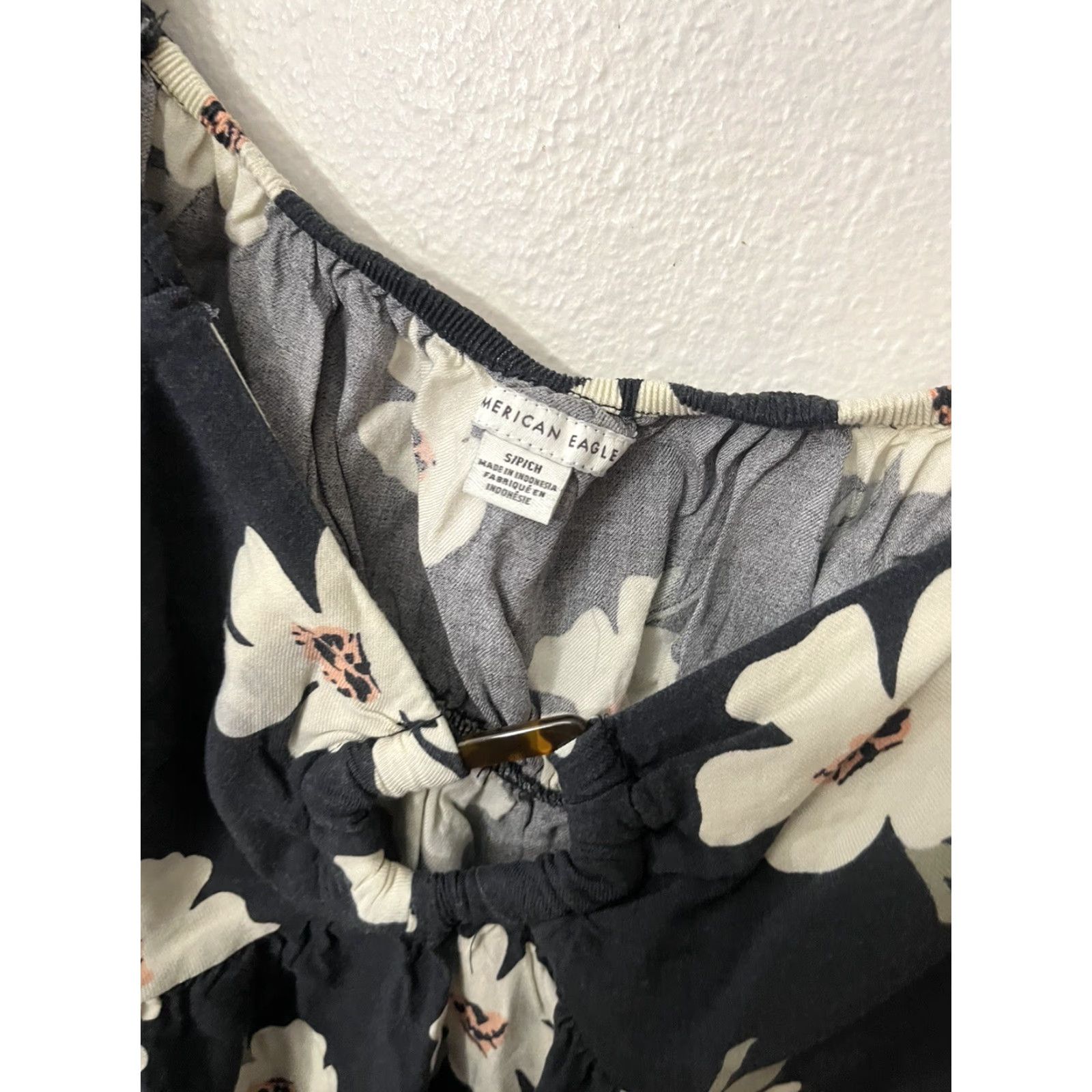 American Eagle Outfitters VINTAGE? No — American Eagle Outfitters Blouse, Floral, Off the Shoulder, Bell Sleeve, V-Neck, Tie Closure, Cropped, Black, Size S, Women Size S / US 4 / IT 40 - 2 Thumbnail