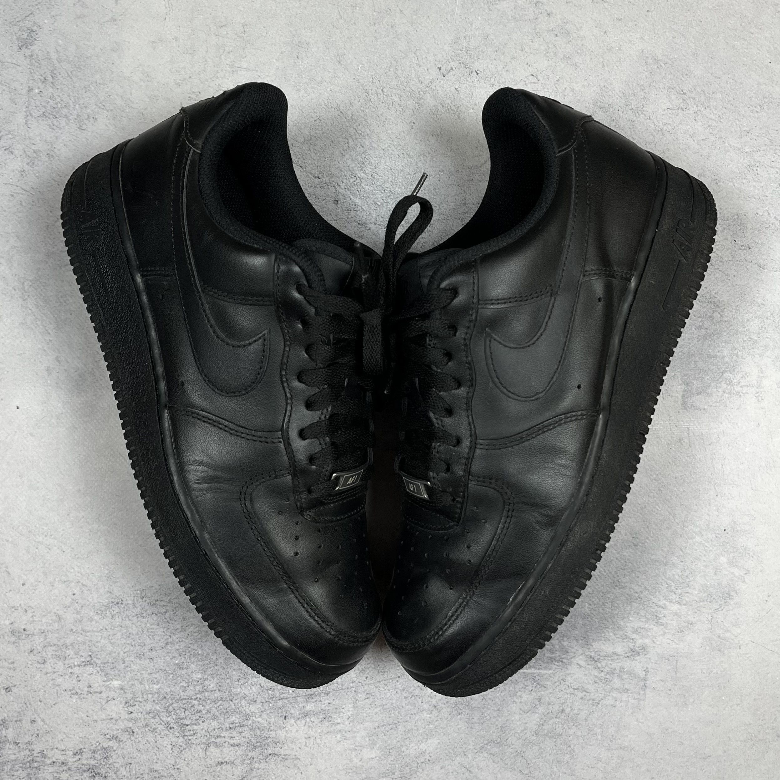 Nike Nike Air Force 1 Black Low Top Sneakers Size 44 Size US 11 / EU 44 - 2 Thumbnail