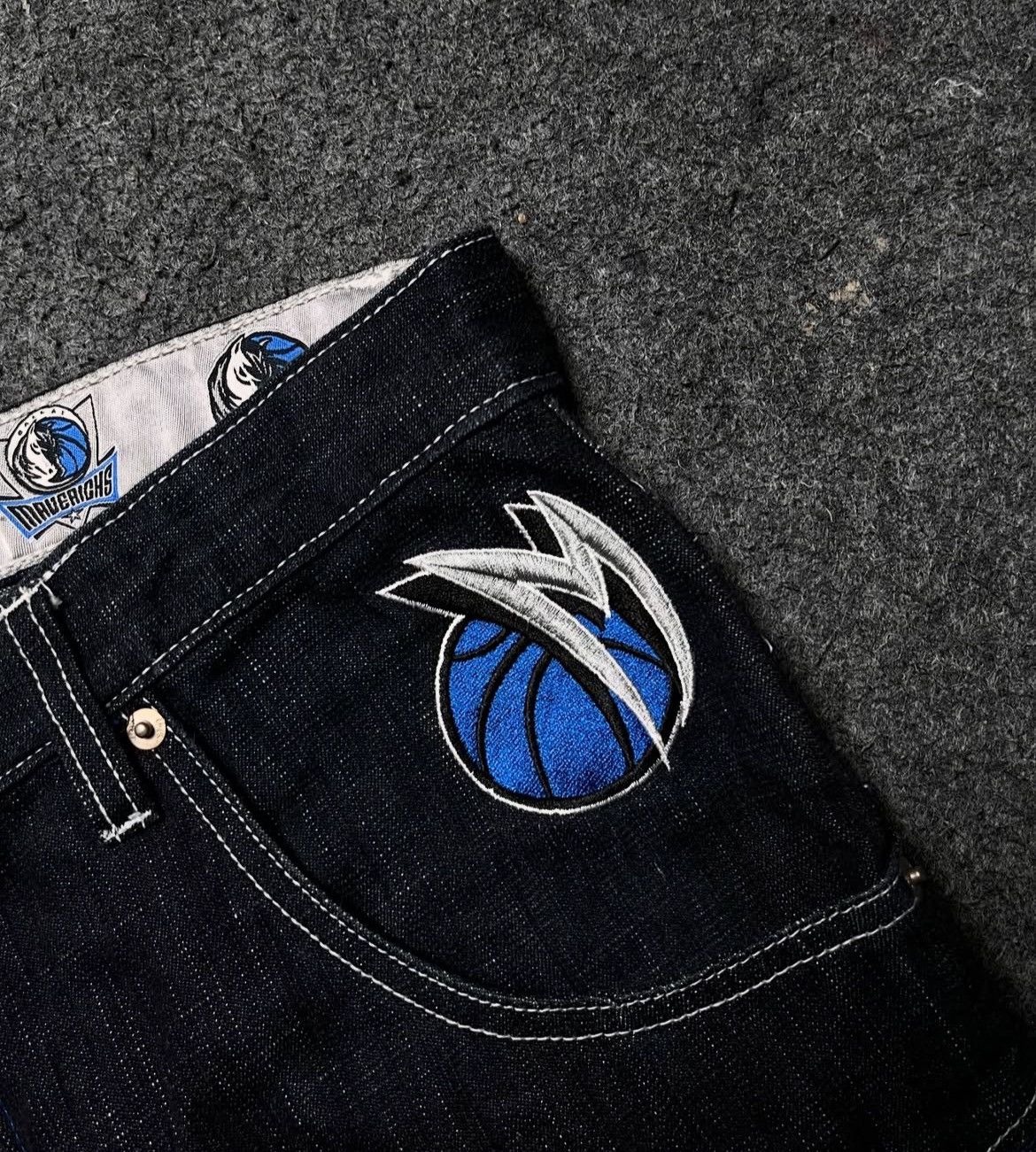 Japanese Brand × NBA × Vintage 00’S JORTS PANTS NBA UNK DALLAS MAVERICKS Size US 32 / EU 48 - 18 Thumbnail