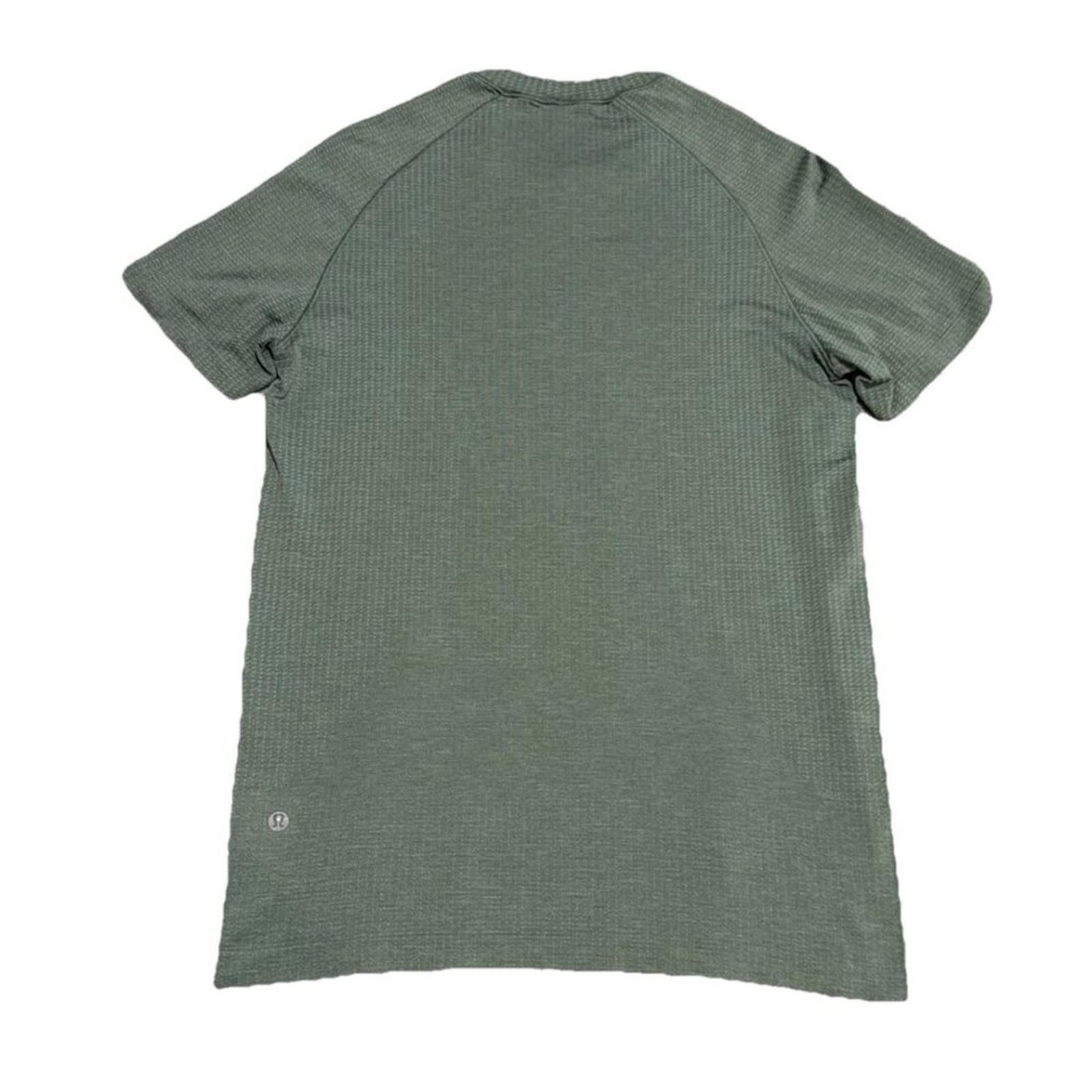 Lululemon LULULEMON METAL VENT SHORT SLEEVE SHIRT SMALL Size US S / EU 44-46 / 1 - 1 Thumbnail