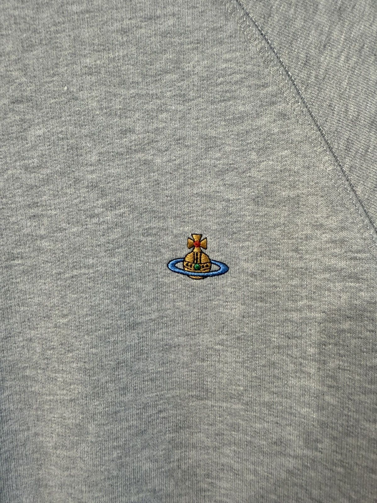 Vivienne Westwood Vivienne Westwood Gray Orb Logo Crewneck Size US L / EU 52-54 / 3 - 3 Thumbnail