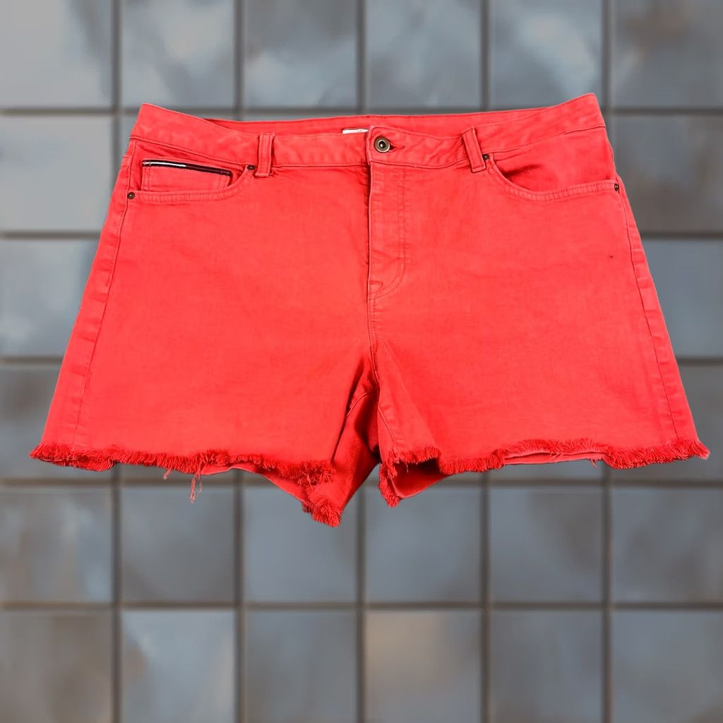 Tommy Hilfiger Tommy Hilfiger Womens Denim Shorts UK 18 W38 Red Fray Hem Short Chino Casual Pants Retro 90s Womens Size 40" / US 18 - 1 Thumbnail
