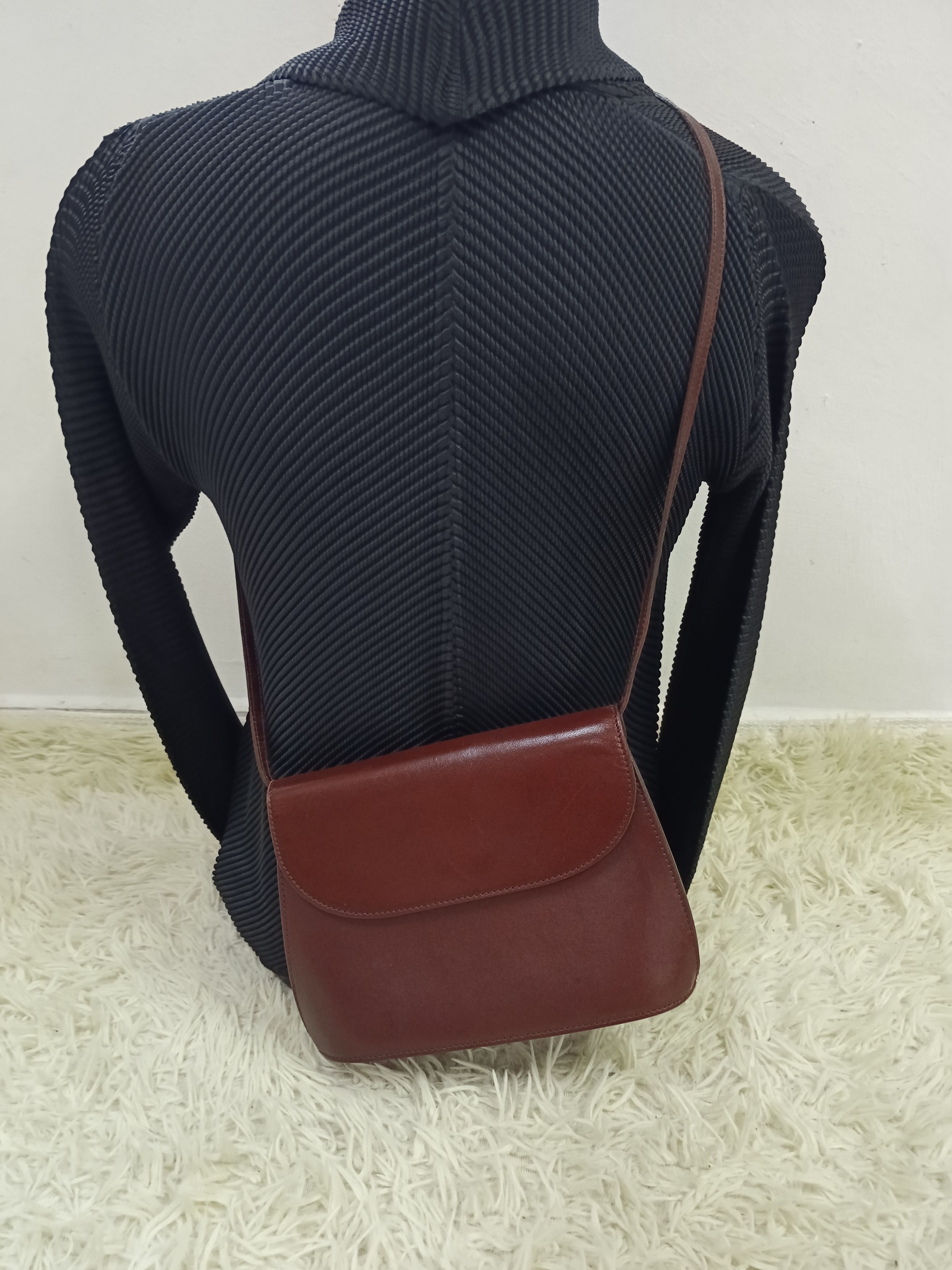 Issey Miyake ISSEY MIYAKE LEATHER SLING/CROSSBODY Size ONE SIZE - 1 Thumbnail