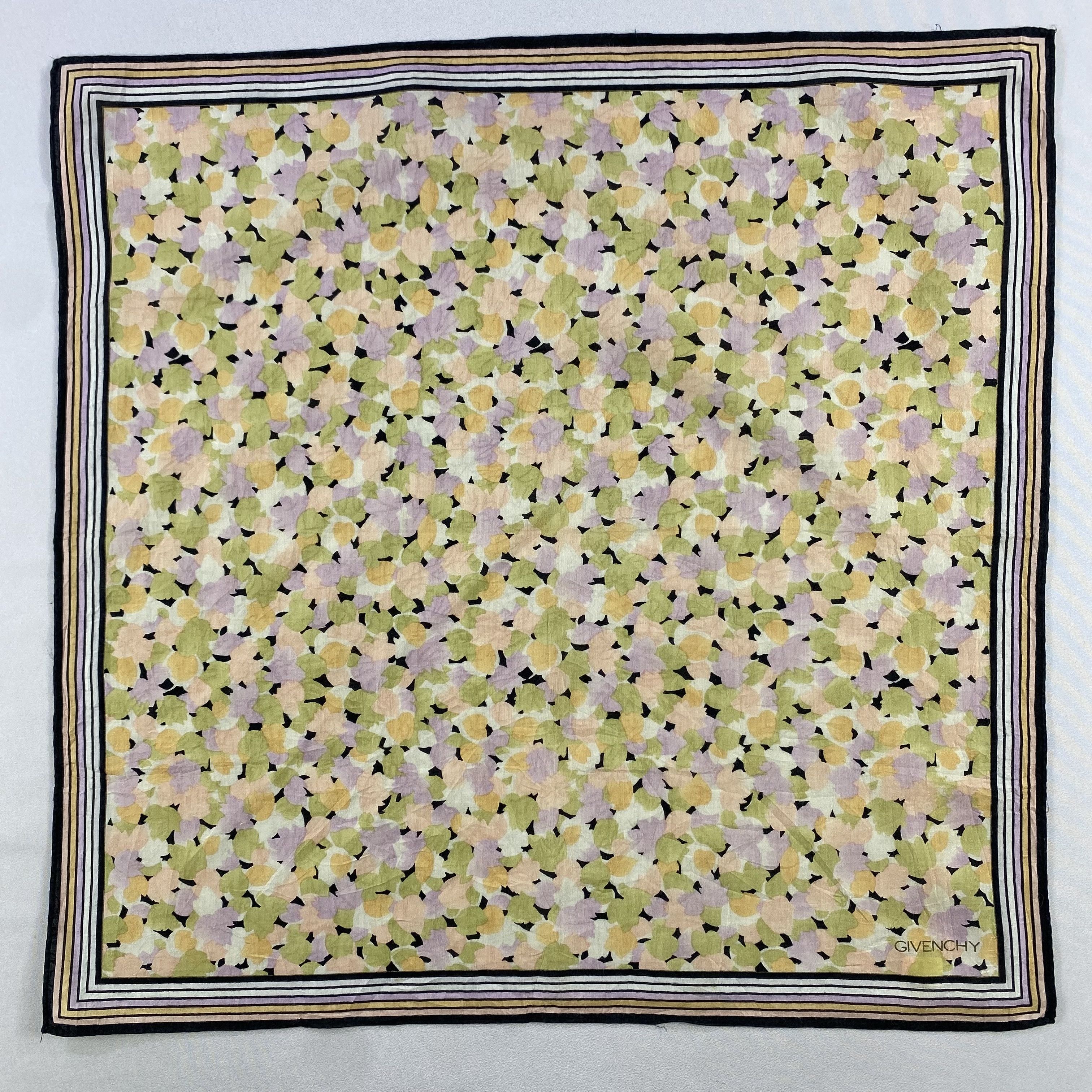 Vintage Givenchy Bandana/ Handkerchief / Neckerchief Size ONE SIZE - 3 Thumbnail