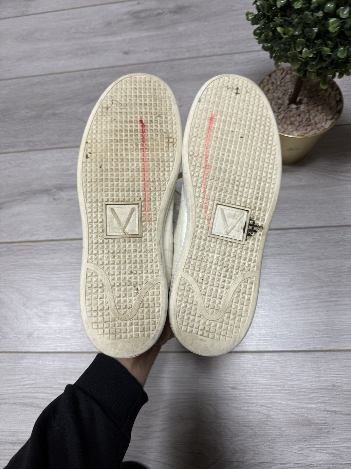 Louis Vuitton Louis Vuitton vintage suede sneakers boots Size US 9 / EU 42 - 3 Thumbnail