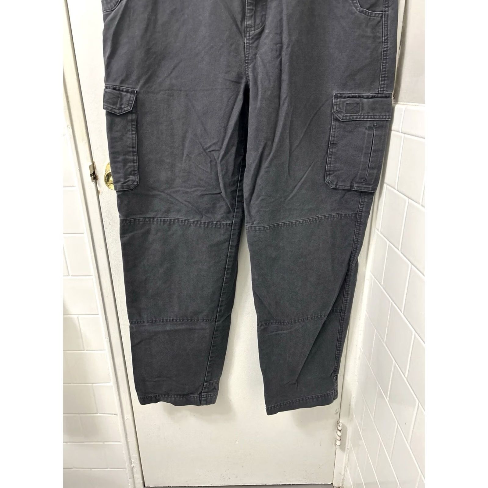 Vintage Cabela's Cargo Pants Mens 38x32 Gray Cotton Canvas Classic Fit Elastic Waist cargo Pocket Straight Leg Workwear Casual Pants Mens Regular Size US 38 / EU 54 - 3 Thumbnail