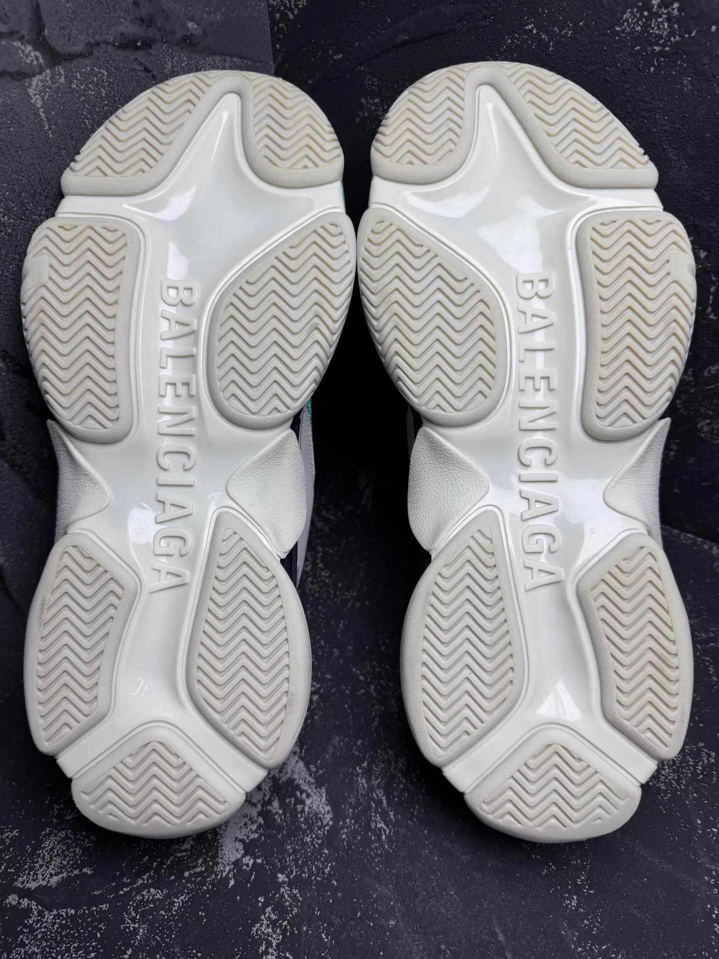Balenciaga Balenciaga Triple S White & Green, Lake Green Q10 Size US 9.5 / EU 42-43 - 4 Thumbnail