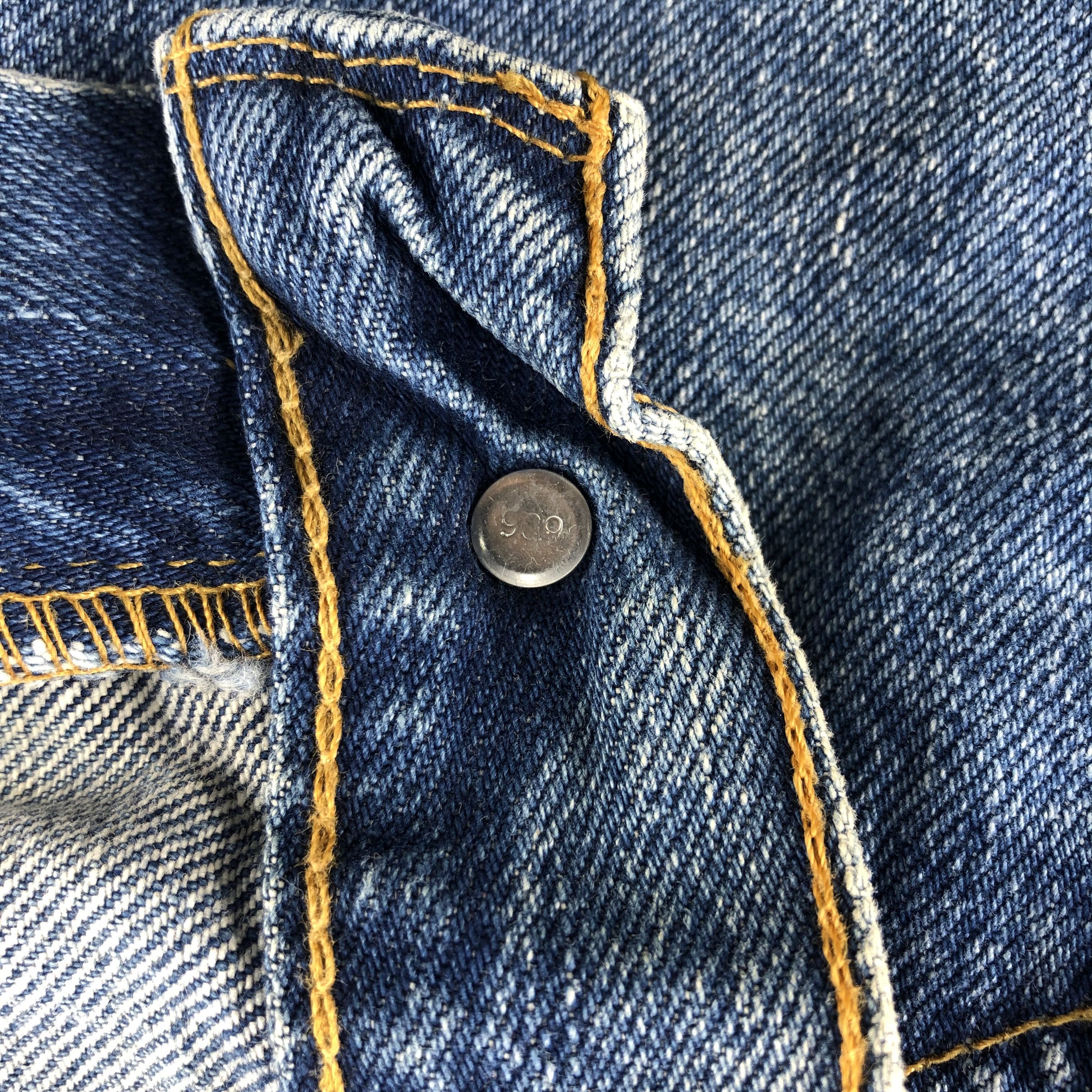 Levi's Blue Wash Vintage Levis 550 Jeans-J1170 Size US 31 - 8 Thumbnail