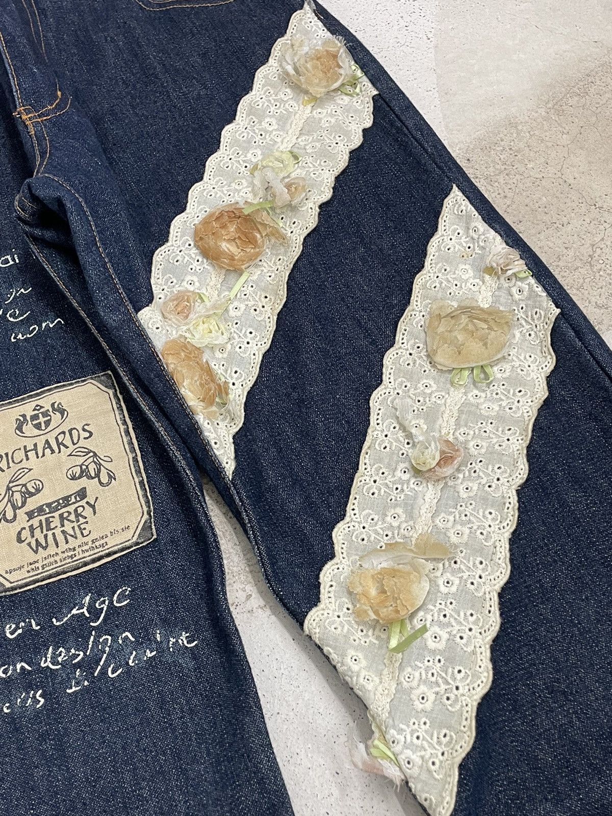 Designer Cawaii Slim Flower Art Life France Poem Size 27" / US 4 / IT 40 - 7 Thumbnail