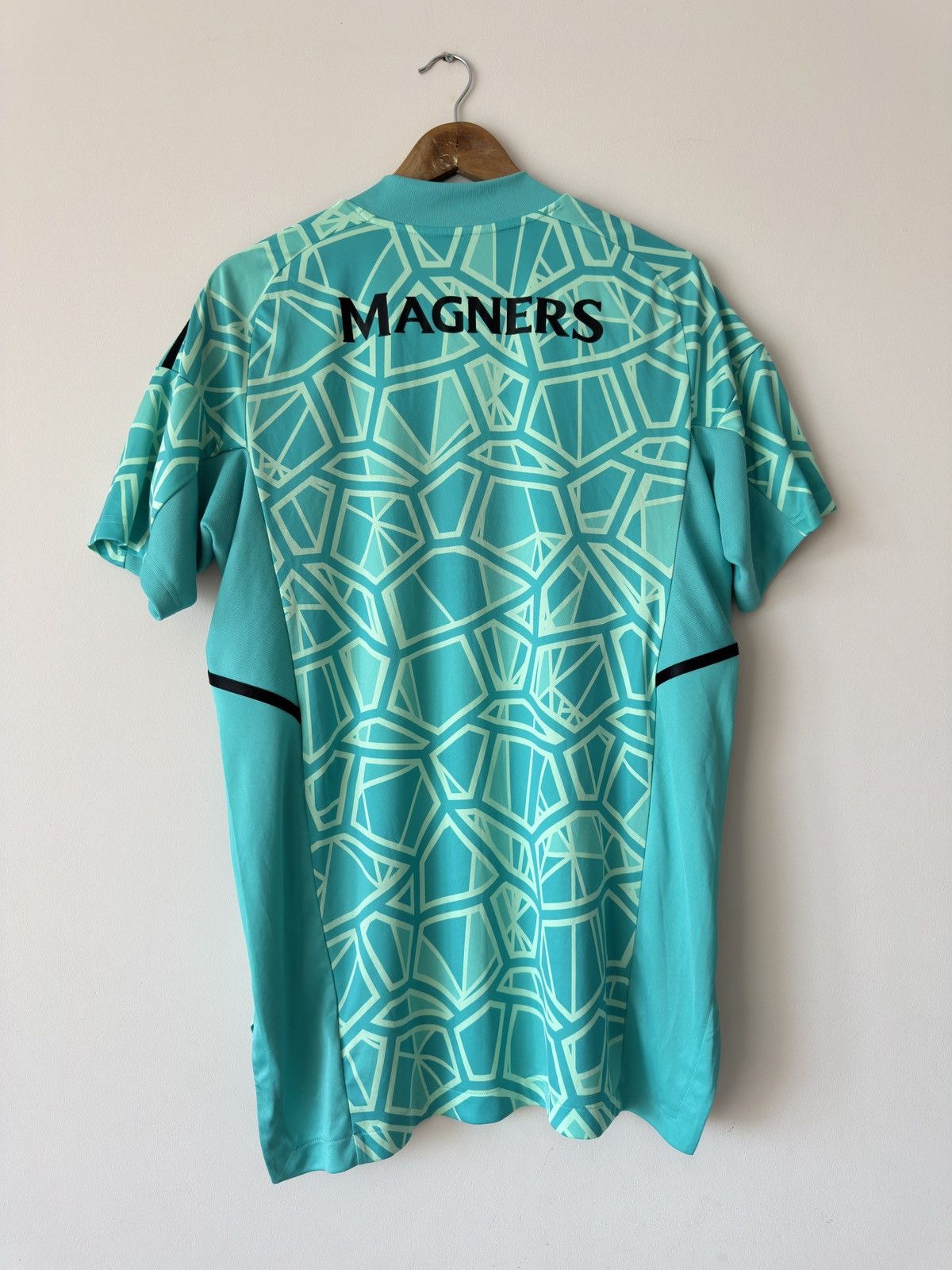 Adidas Celtic 2022-2023 Soccer Goalkeeper Jersey Adidas Shirt Kit Size US L / EU 52-54 / 3 - 2 Thumbnail