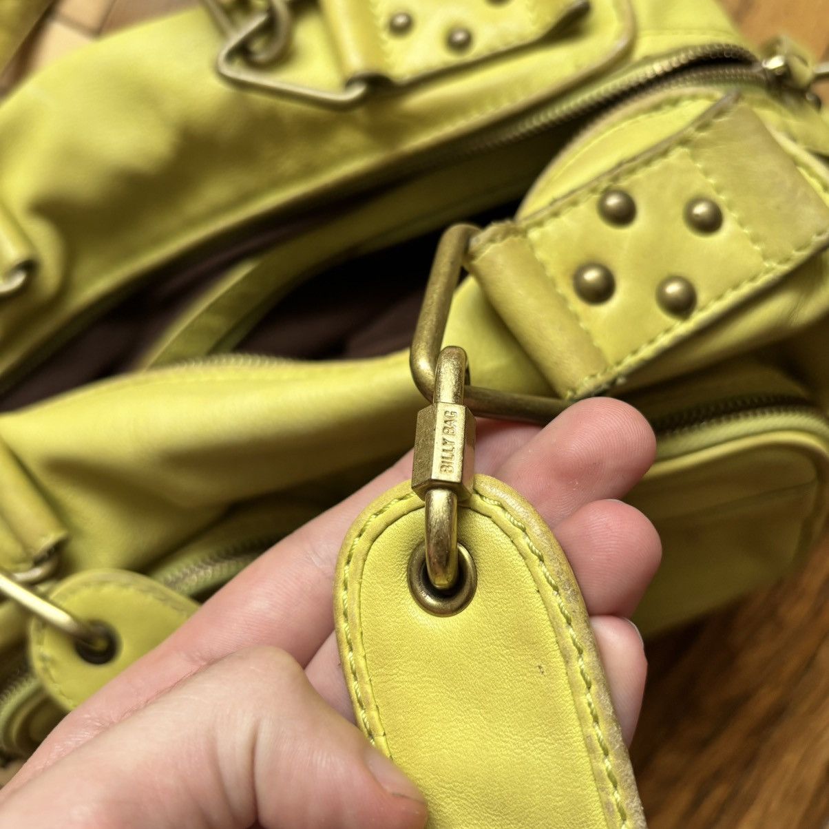 Vintage Vintage Y2K Acid Green Hand Bag Real Leather Britney Spears Size ONE SIZE - 4 Thumbnail