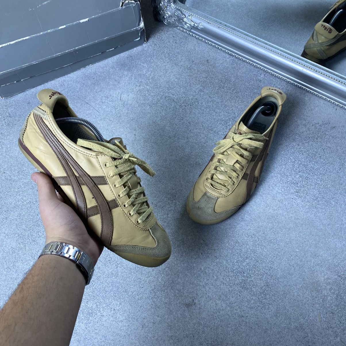 Asics Vintage Asics Onitsuka Tiger Mexico 66 Leather Sneakers Size US 9 / EU 42 - 1 Thumbnail