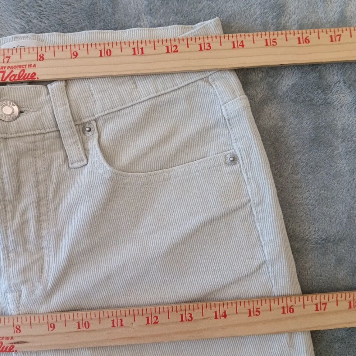J.Crew J.Crew Pants Womens Size 26 Light Gray Corduroy Chino 27x27 Mid Rise Size 26" / US 2 / IT 38 - 2 Thumbnail