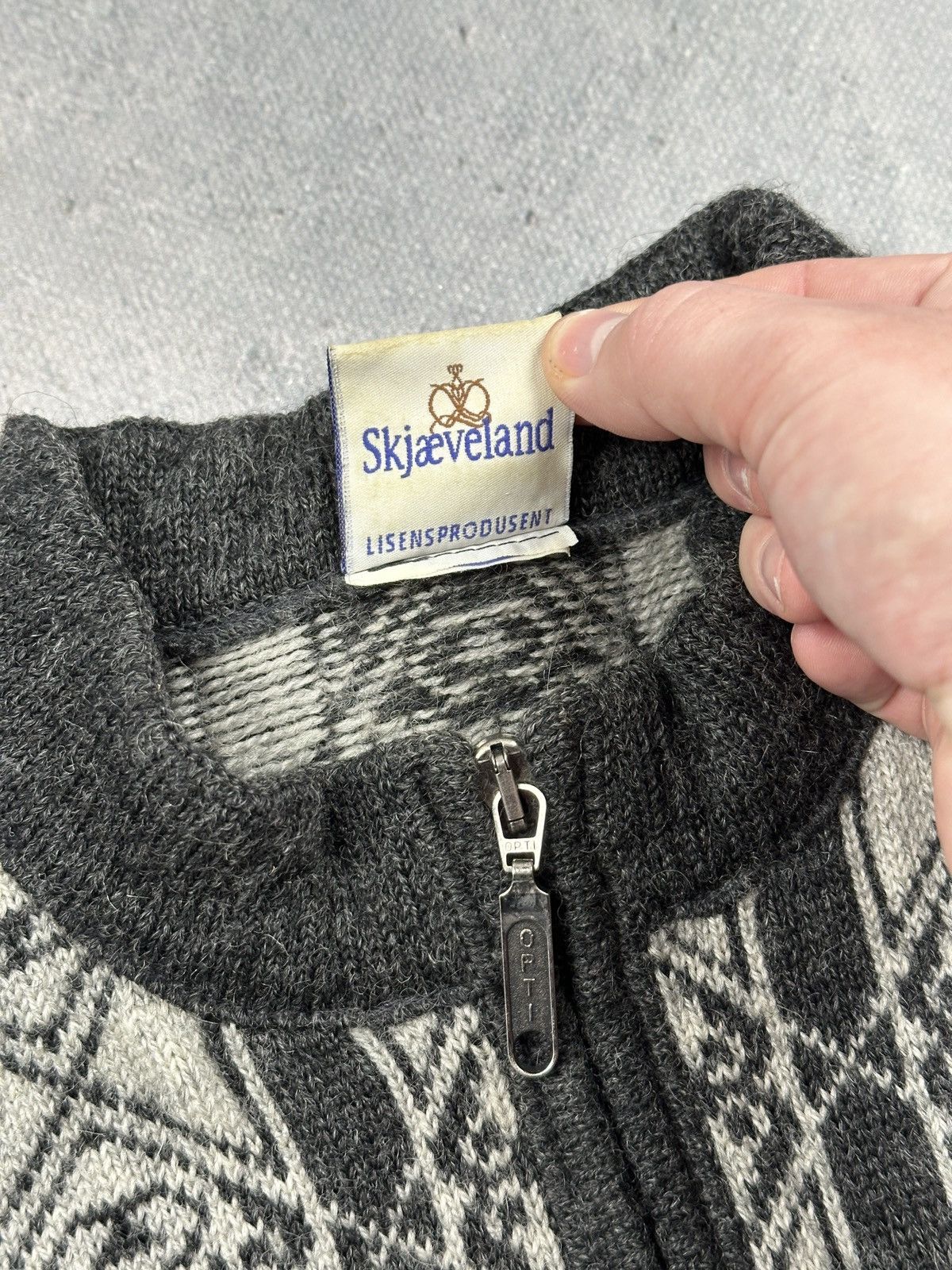 Dale Of Norway Skjaeveland Norwegian Wool Half Zip Knit Sweater Oslo 1000 Size US L / EU 52-54 / 3 - 9 Thumbnail