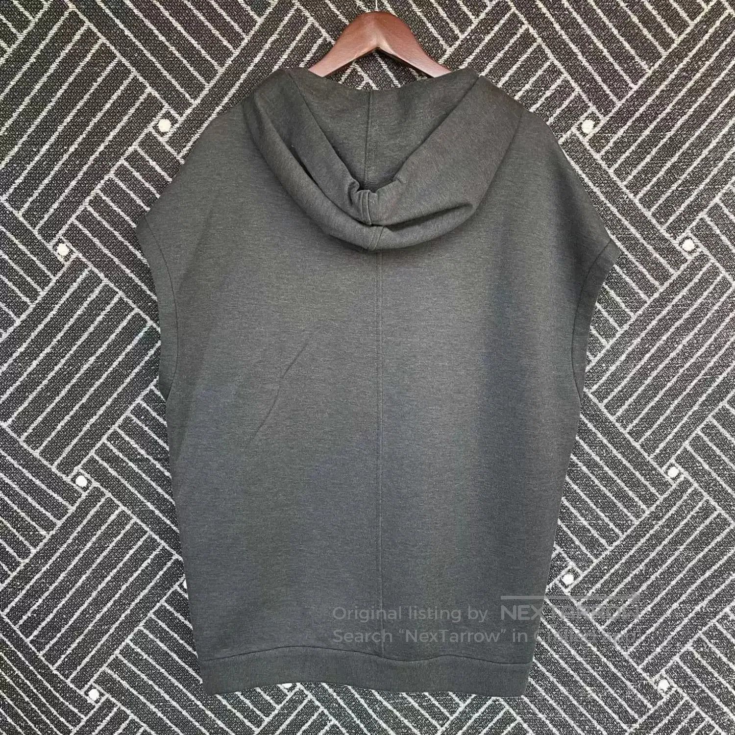 Louis Vuitton louis vuitton gray sleeveless hoodie for women. Size S / US 4 / IT 40 - 2 Thumbnail