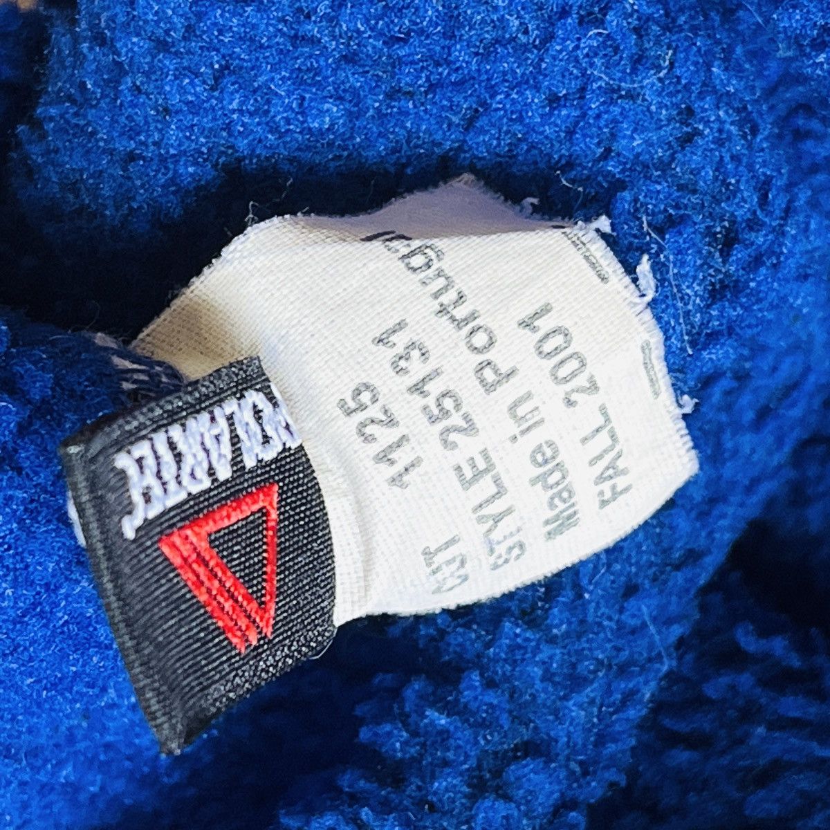 Patagonia × Polartec × Vintage Vintage Patagonia R4 Polartec Fall 2001 Portugal Size US L / EU 52-54 / 3 - 17 Thumbnail