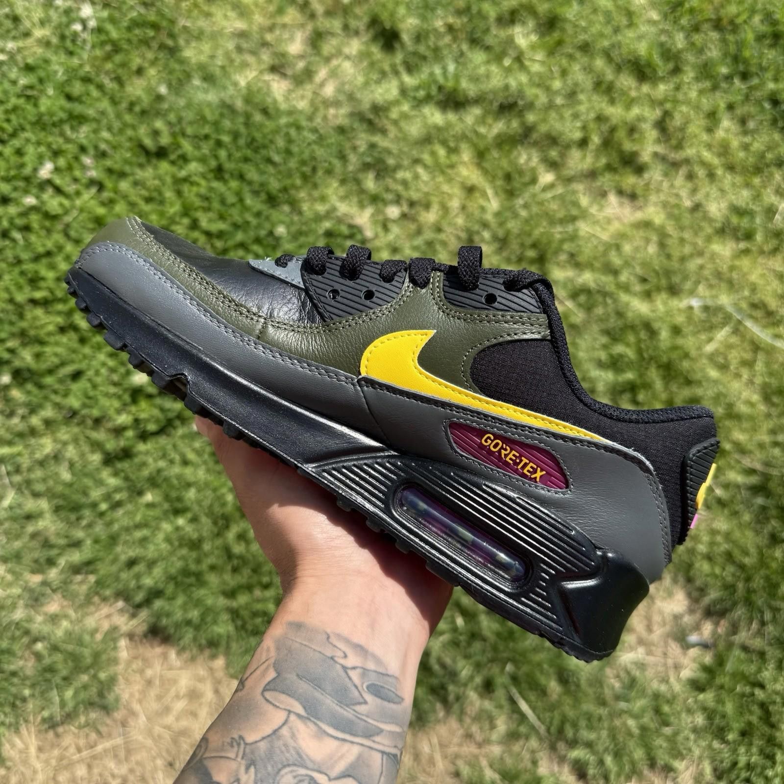 Nike NikenAir Max 90 Gore-Tex GTX Black Tour Yellow Khaki 6.5 Men Size US 6.5 / EU 39-40 - 2 Thumbnail