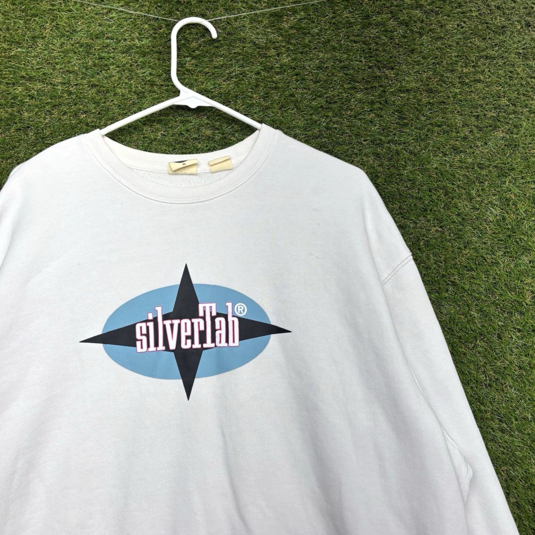 Levi's VINTAGE Levis Silvertab Sweatshirt Mens XL Crewneck White Center Logo Graphic Y2K 90s Size US XL / EU 56 / 4 - 2 Thumbnail