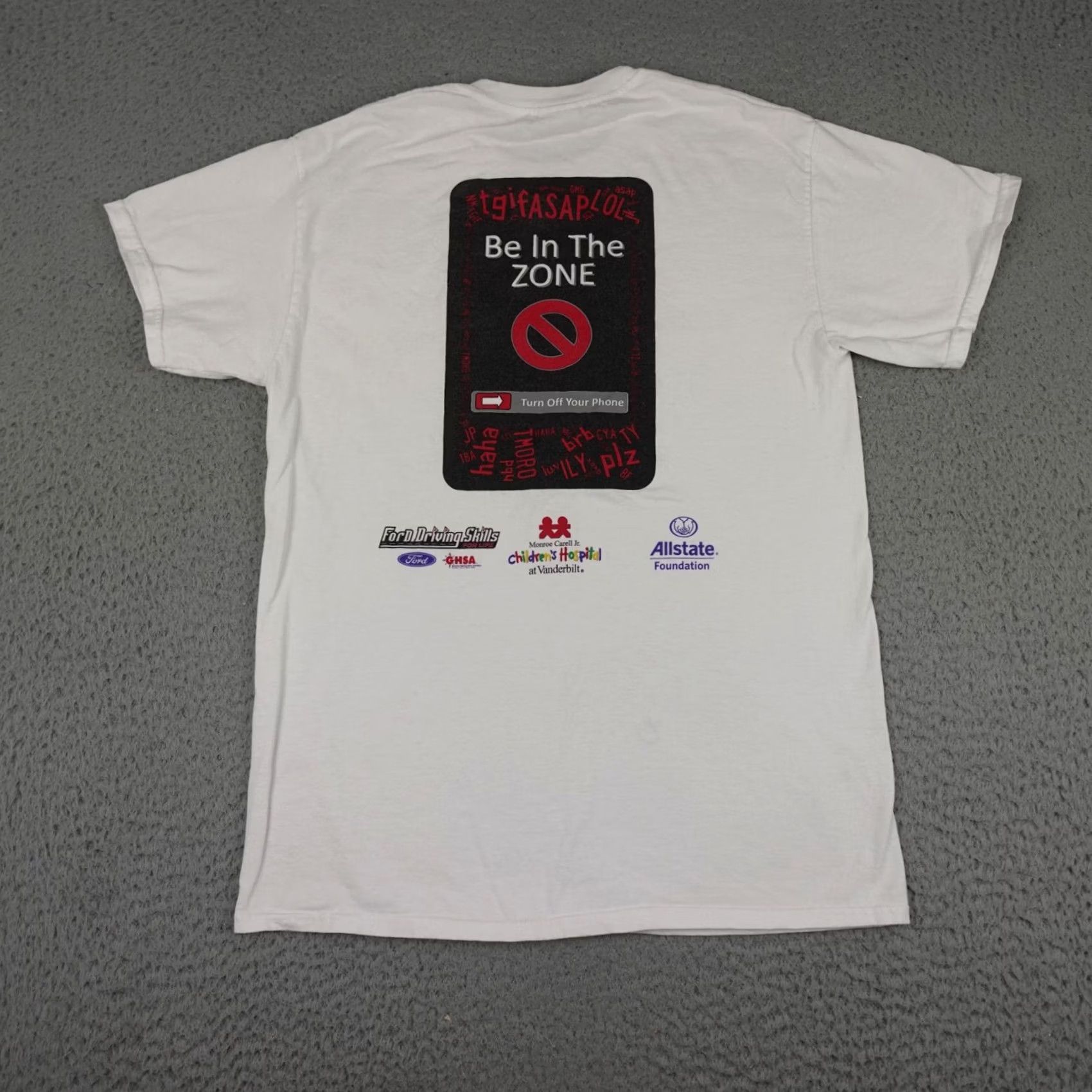 Gildan VINTAGE Be In The Zone Shirt Mens Medium White Traffic Drive Size US M / EU 48-50 / 2 - 2 Thumbnail