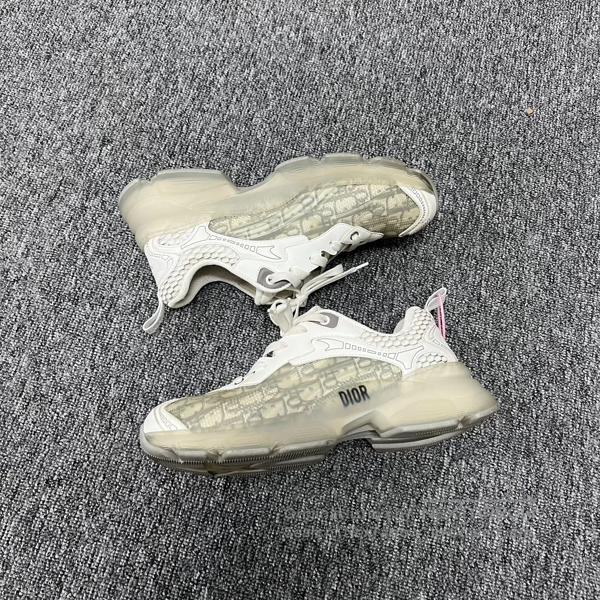 Dior Dior Vibe: Old-style mosaic design; suitable for sneakers Size US 8.5 / IT 38.5 - 4 Thumbnail